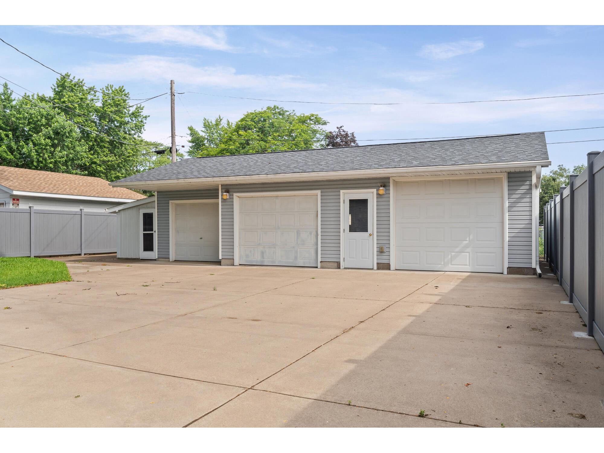 2721 Ray La Crosse WI 54601 1970409 image30