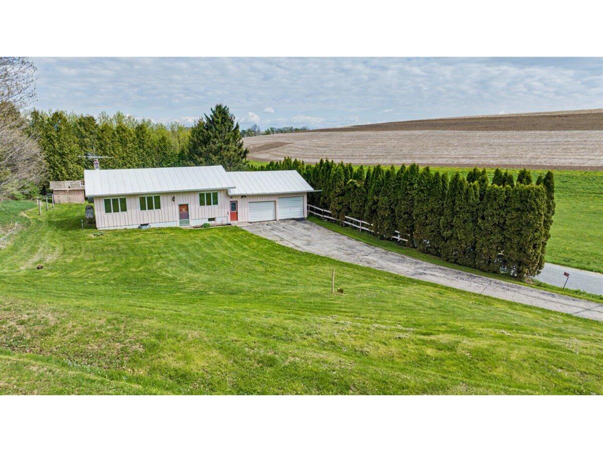 S2795 Natwick Jefferson WI 54667 1960601 image1
