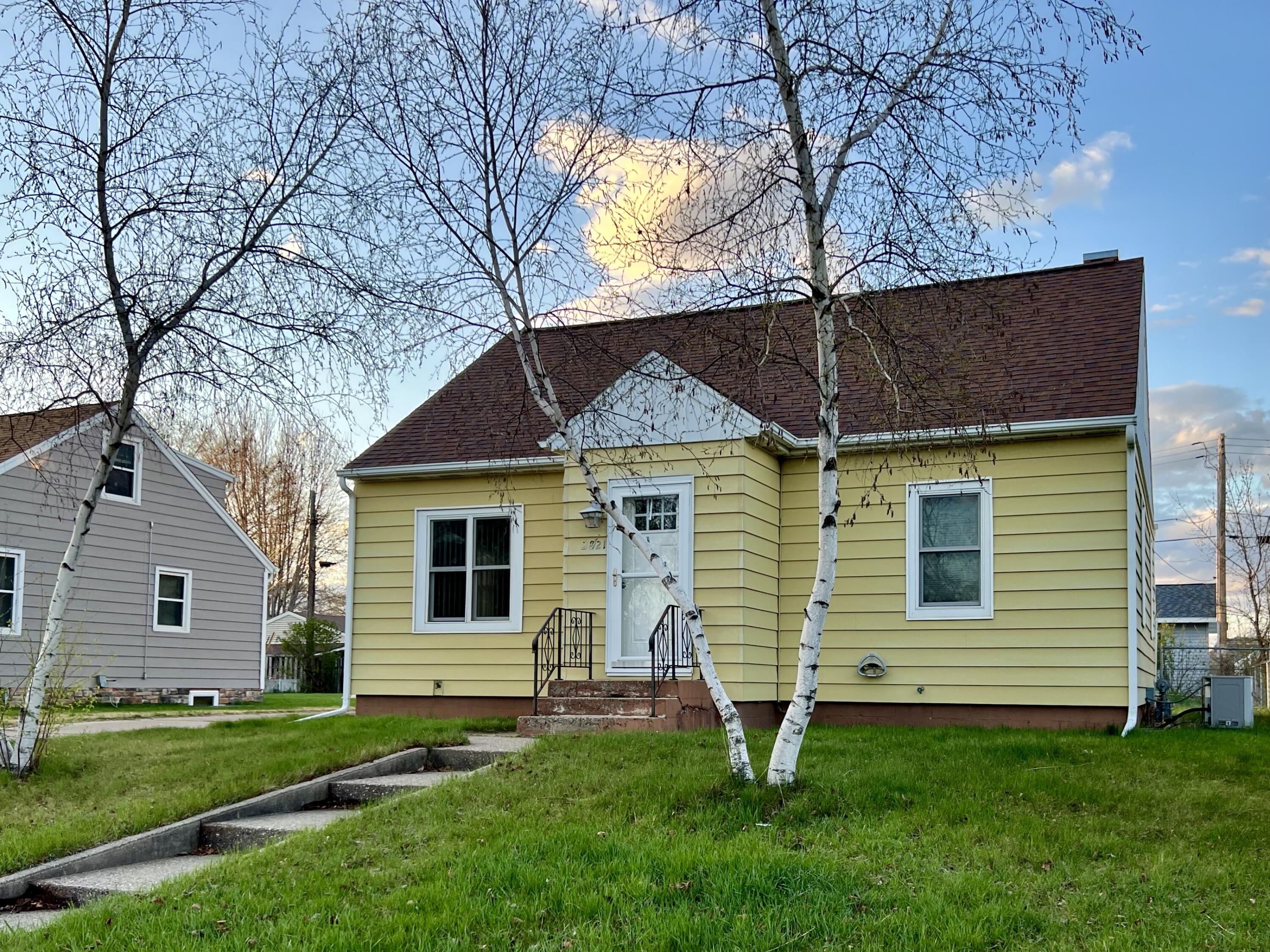 2821 James La Crosse WI 54601 1871872 image1