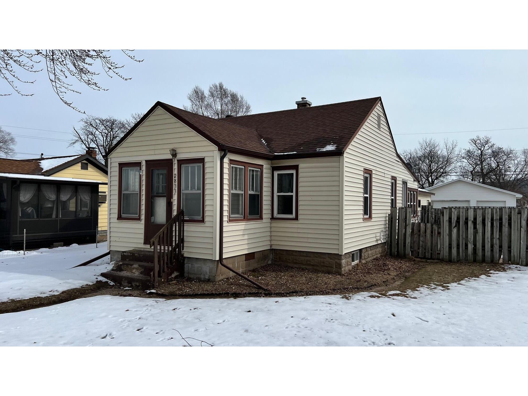 2833 21st La Crosse WI 54601 1827657 image1