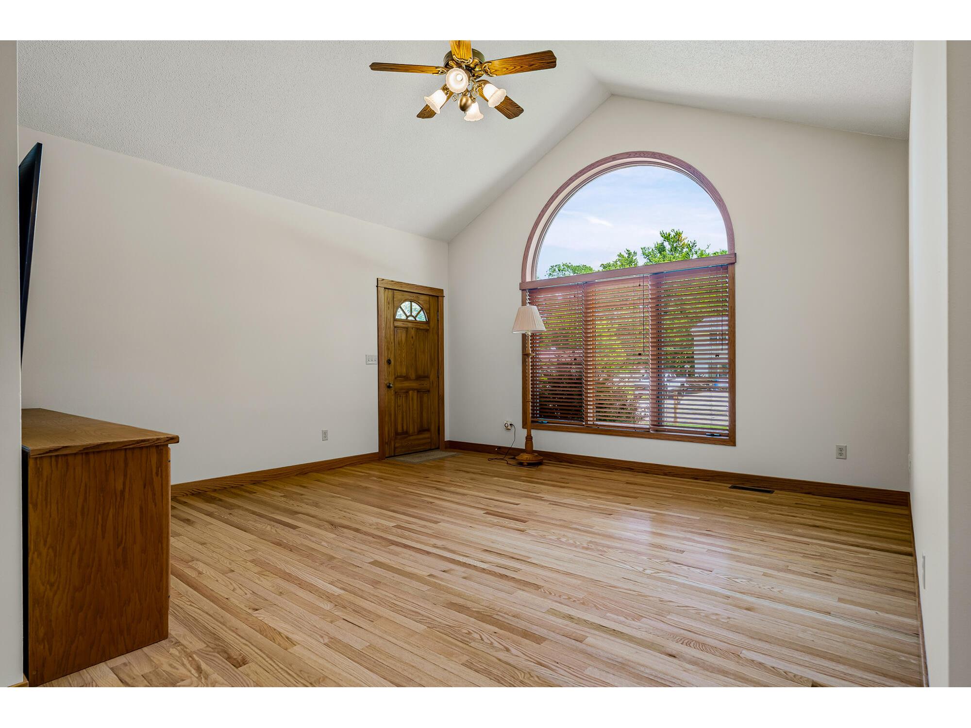 2925 Youngdale Campbell WI 54603 1971199 image5