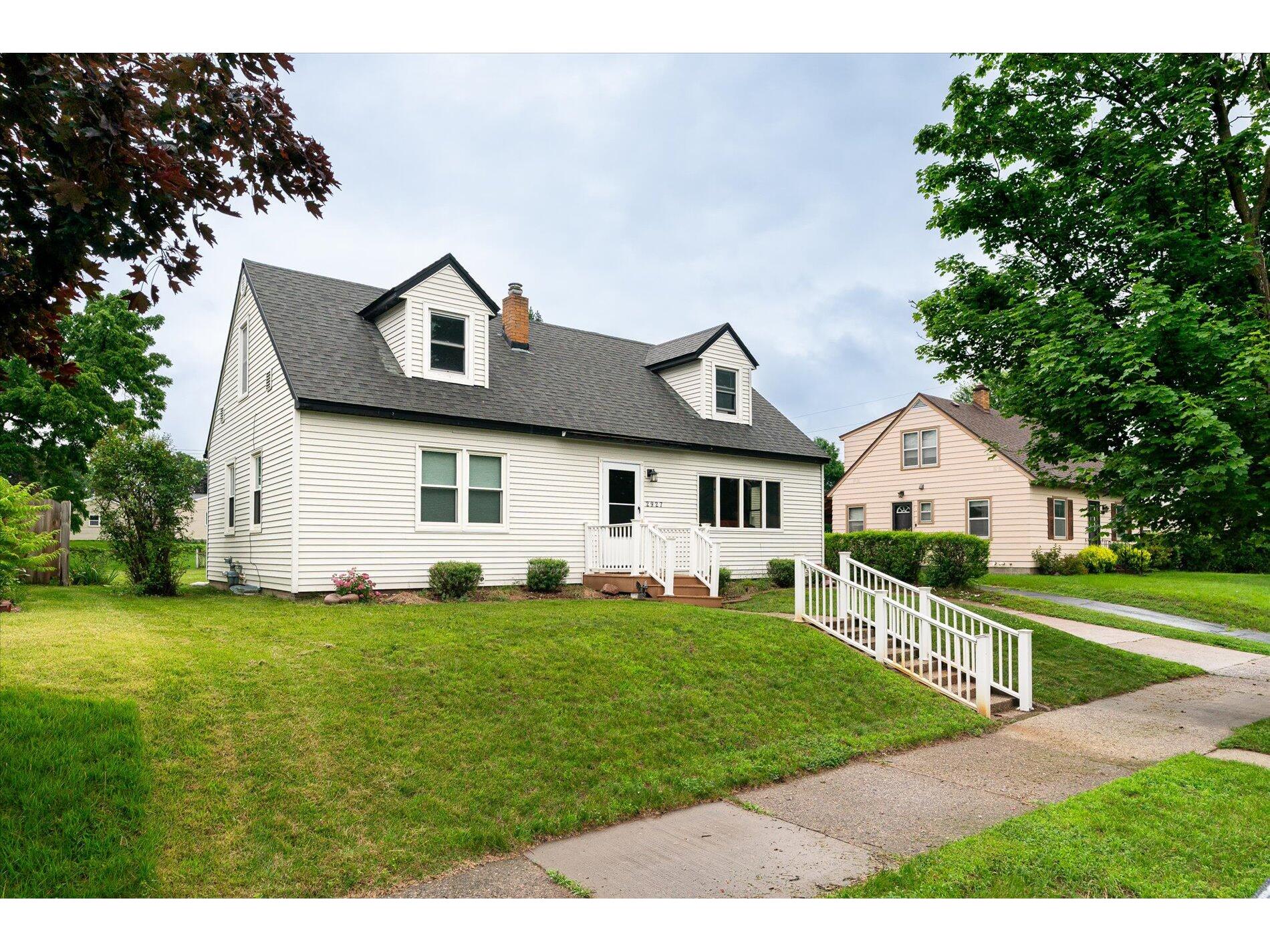 2927 Leonard La Crosse WI 54601 1924232 image1