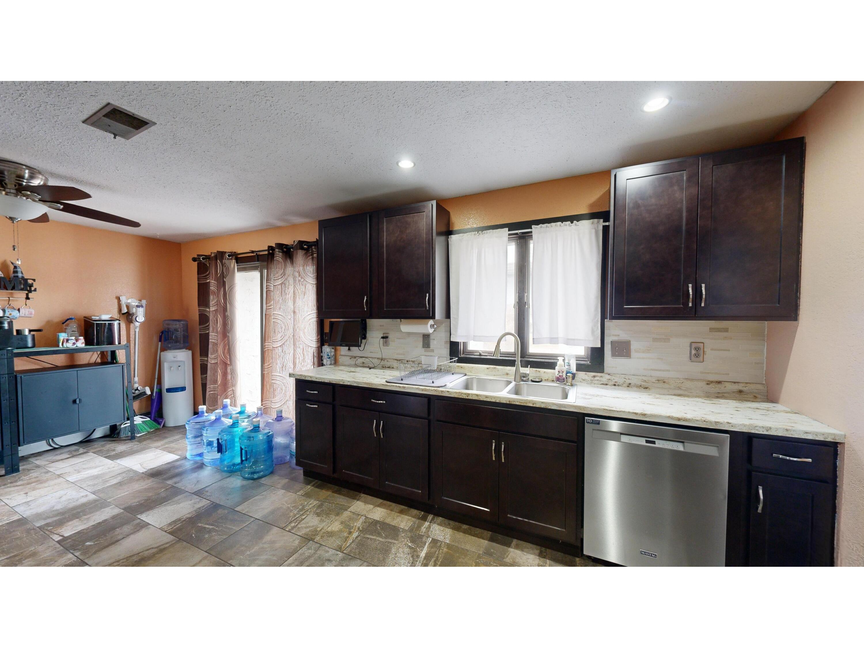 2930 Youngdale Campbell WI 54603 1931048 image12