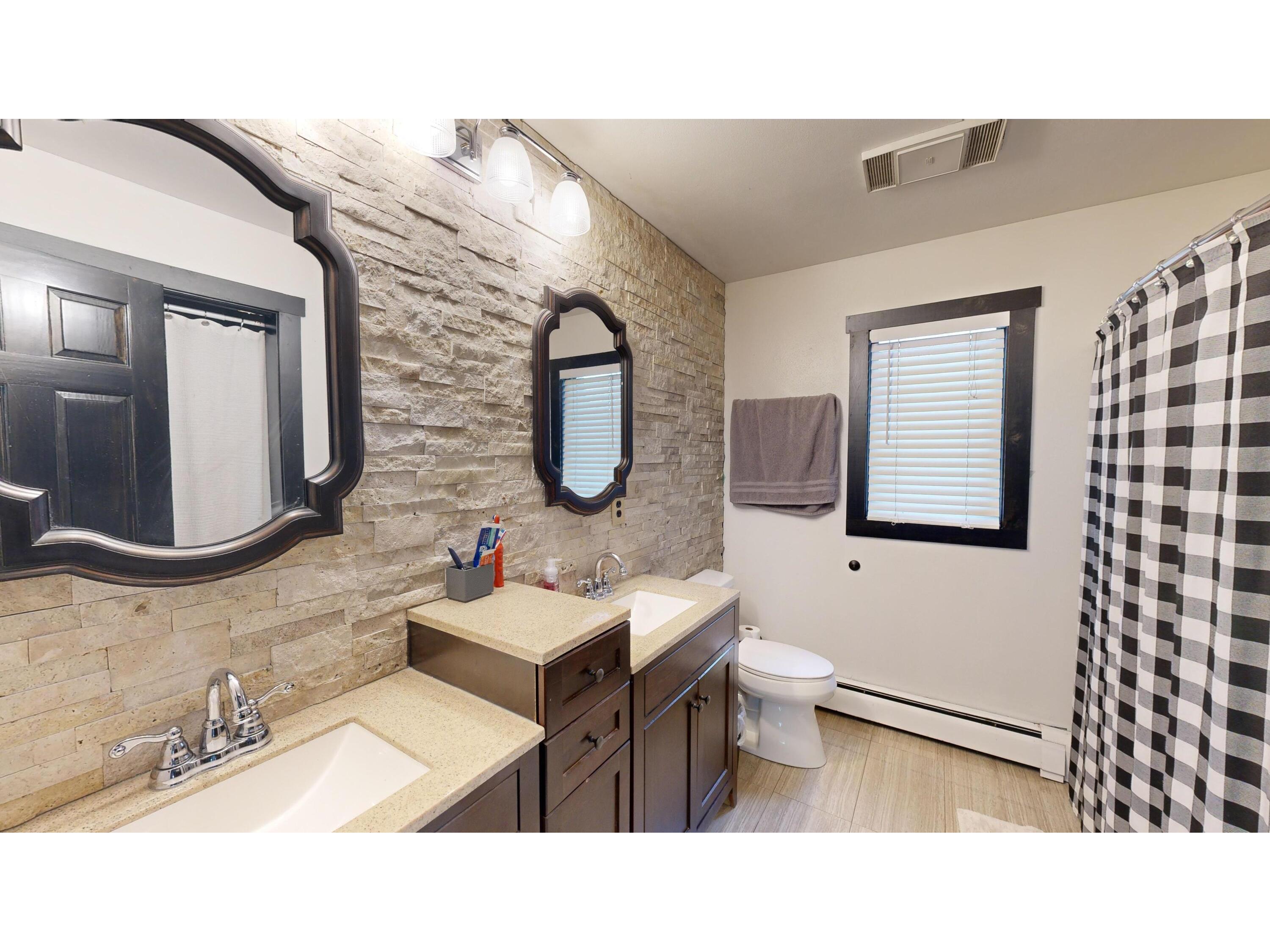 2930 Youngdale Campbell WI 54603 1931048 image16