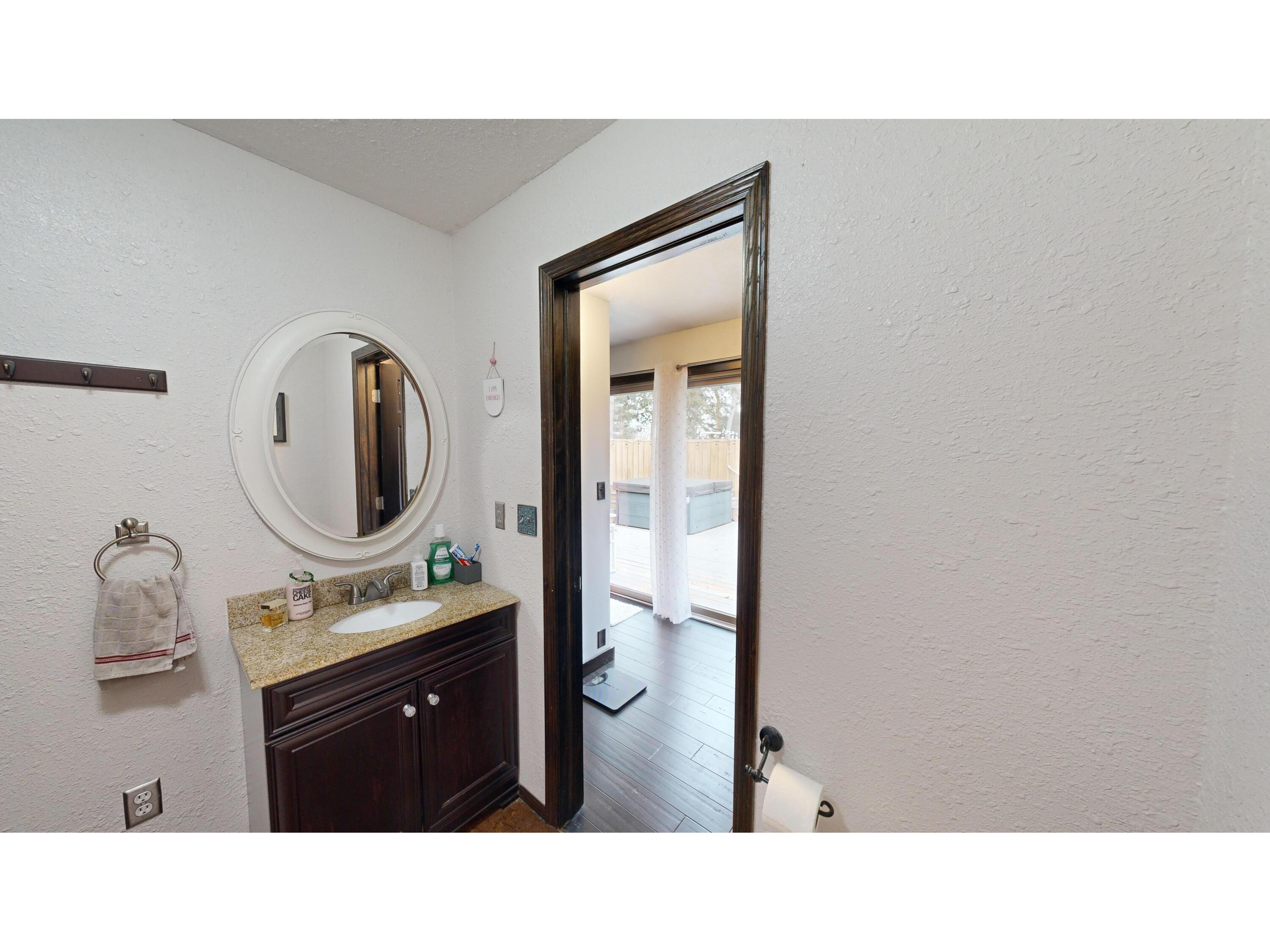 2930 Youngdale Campbell WI 54603 1931048 image19