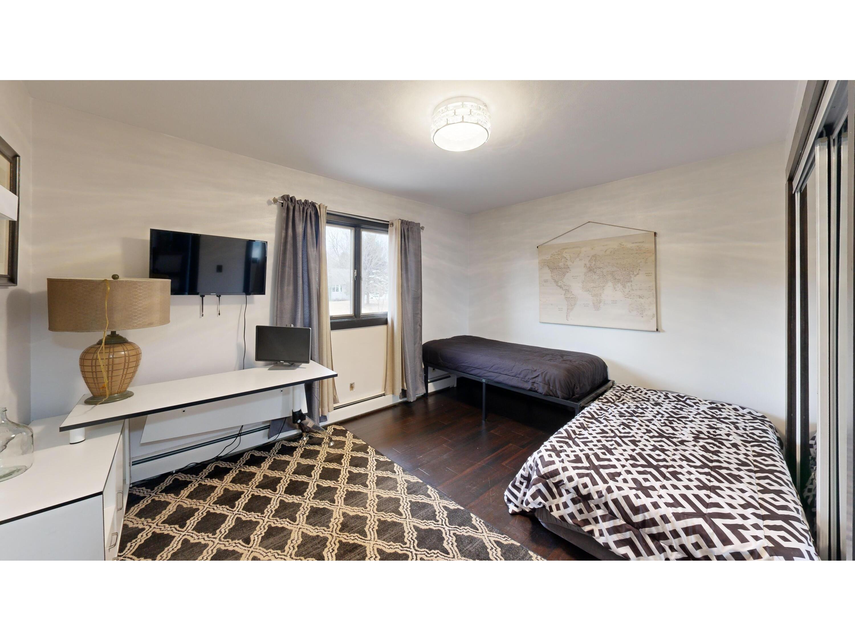 2930 Youngdale Campbell WI 54603 1931048 image20