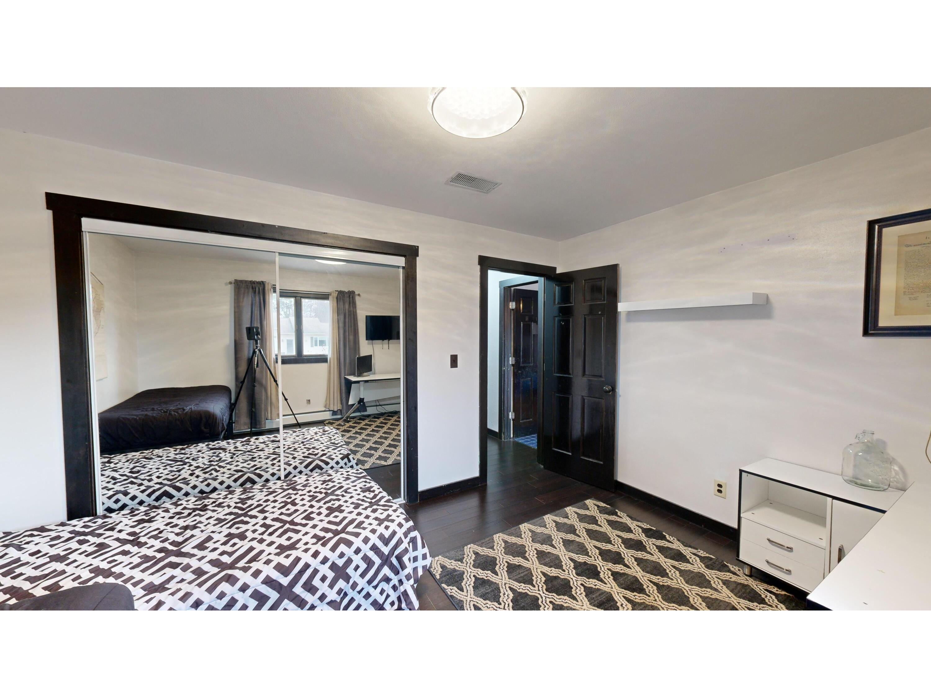 2930 Youngdale Campbell WI 54603 1931048 image21