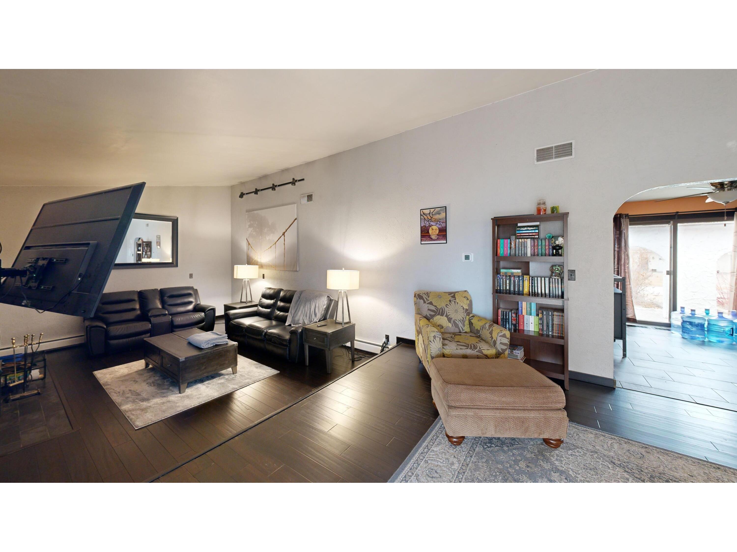 2930 Youngdale Campbell WI 54603 1931048 image7