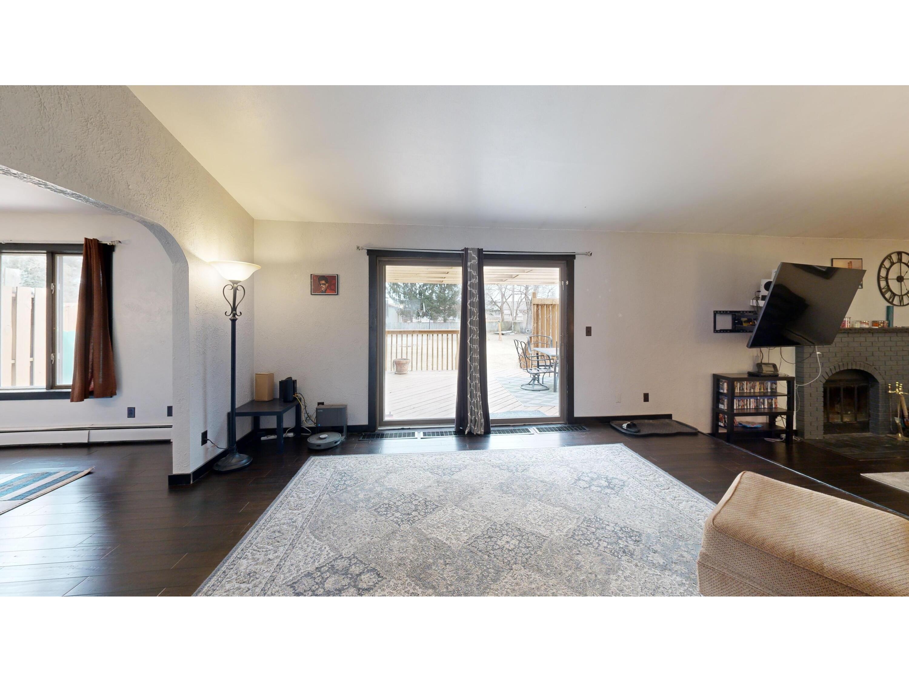 2930 Youngdale Campbell WI 54603 1931048 image9