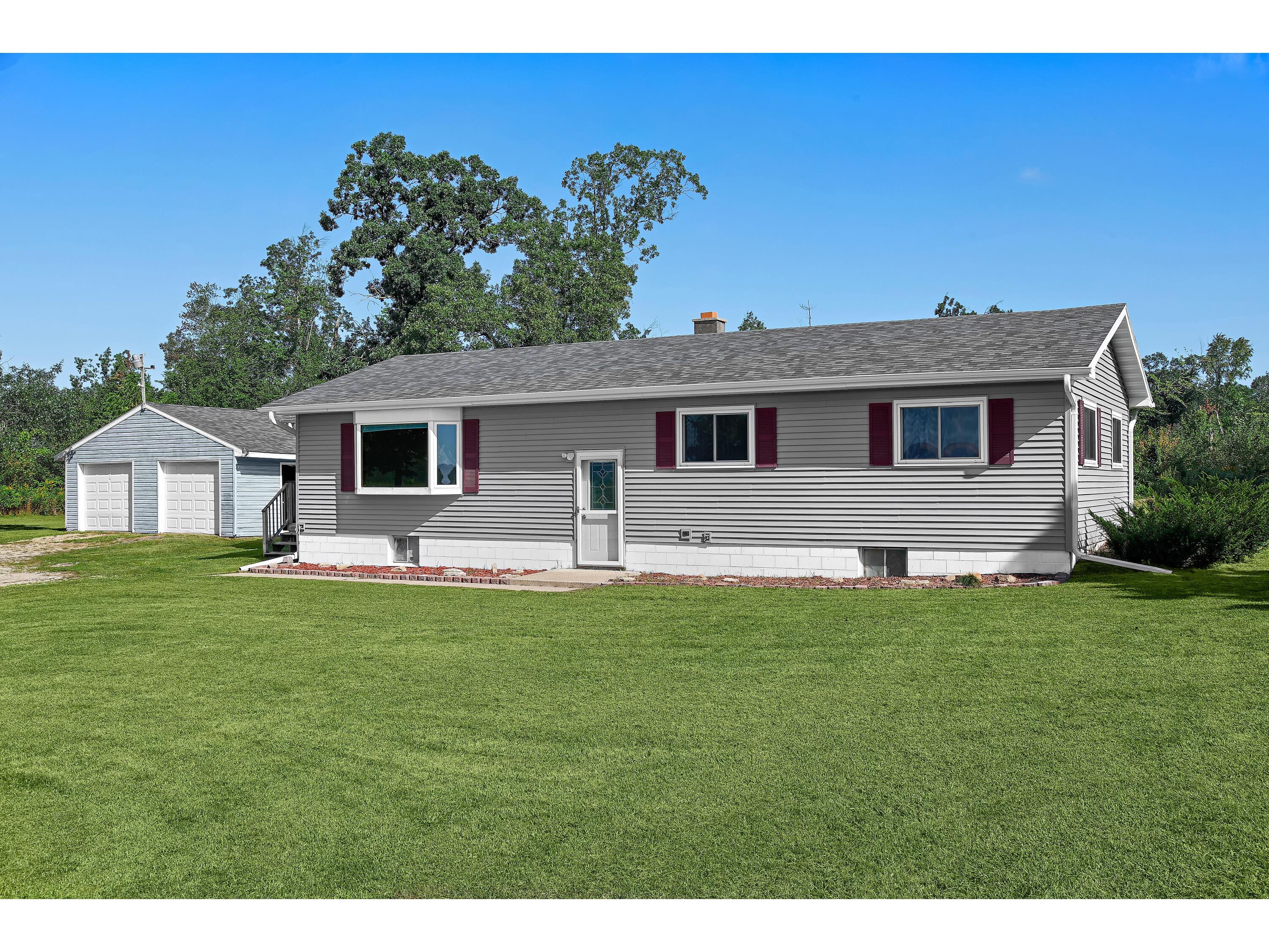 29574 Grosbeak Byron WI 54660 1932725 image1