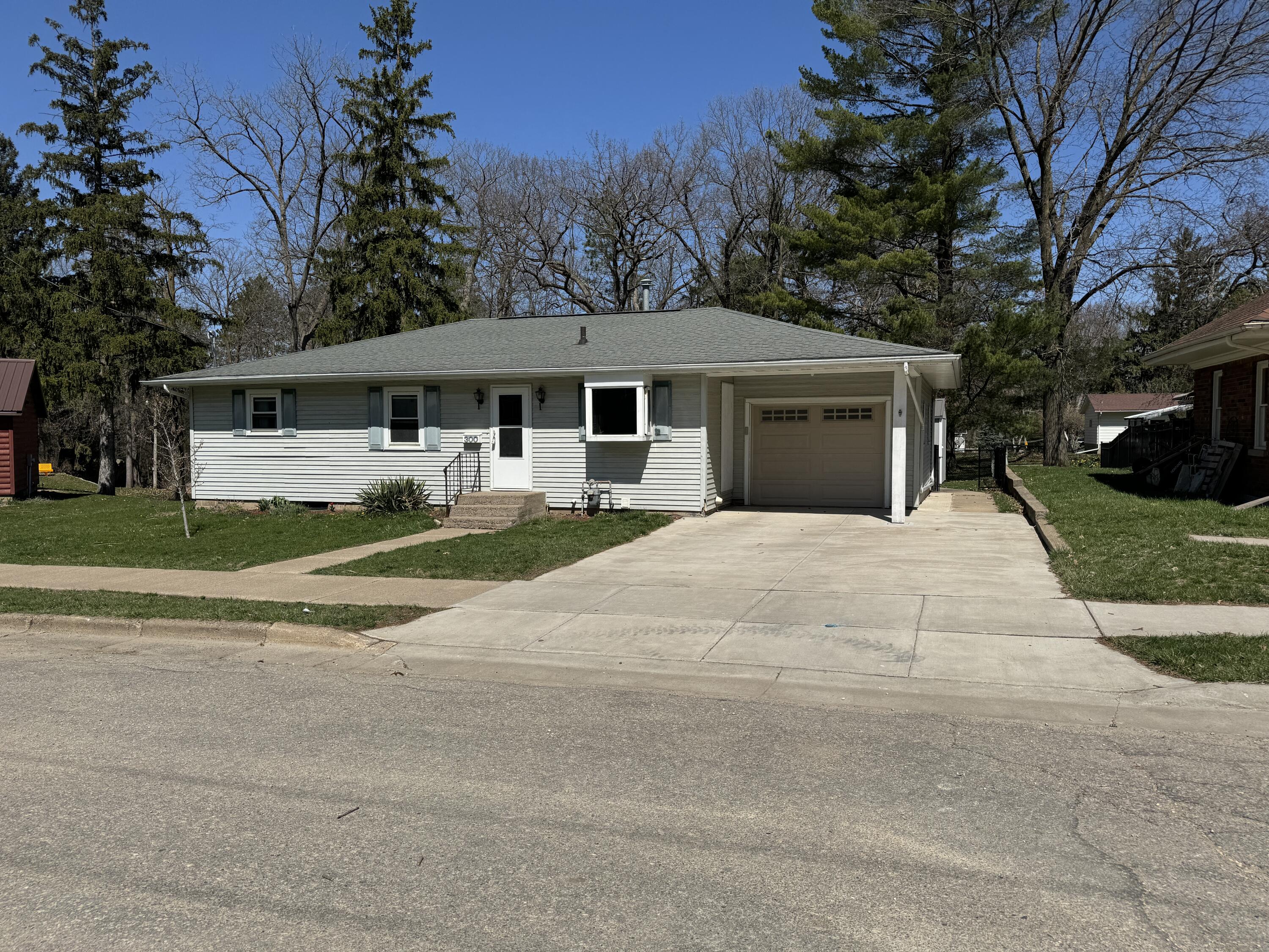 300 W Park Westby WI 54667 1871221 image1