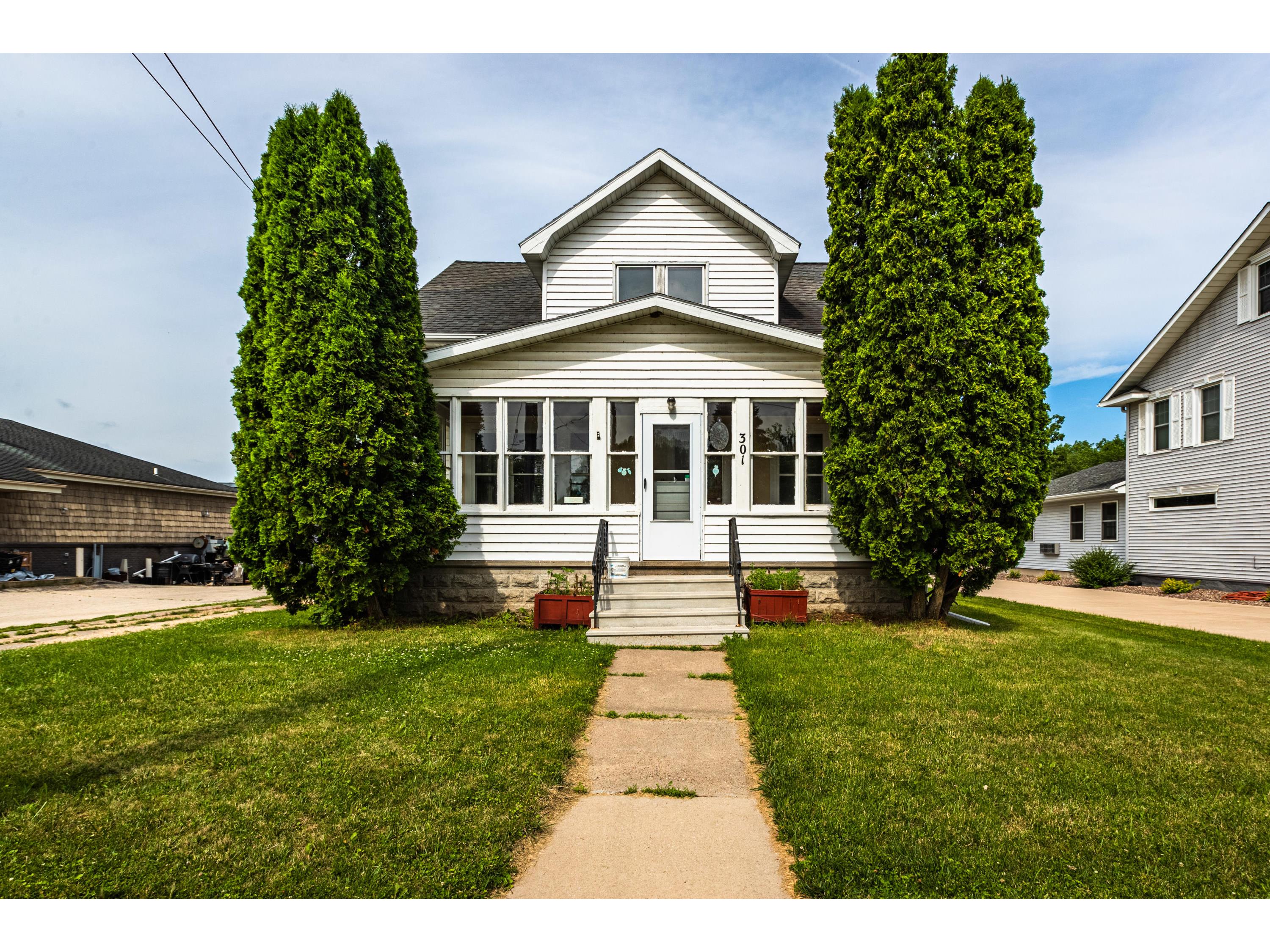 301 17th Ave N, Bangor, WI, 54614 MLS 1749655 Edina Realty