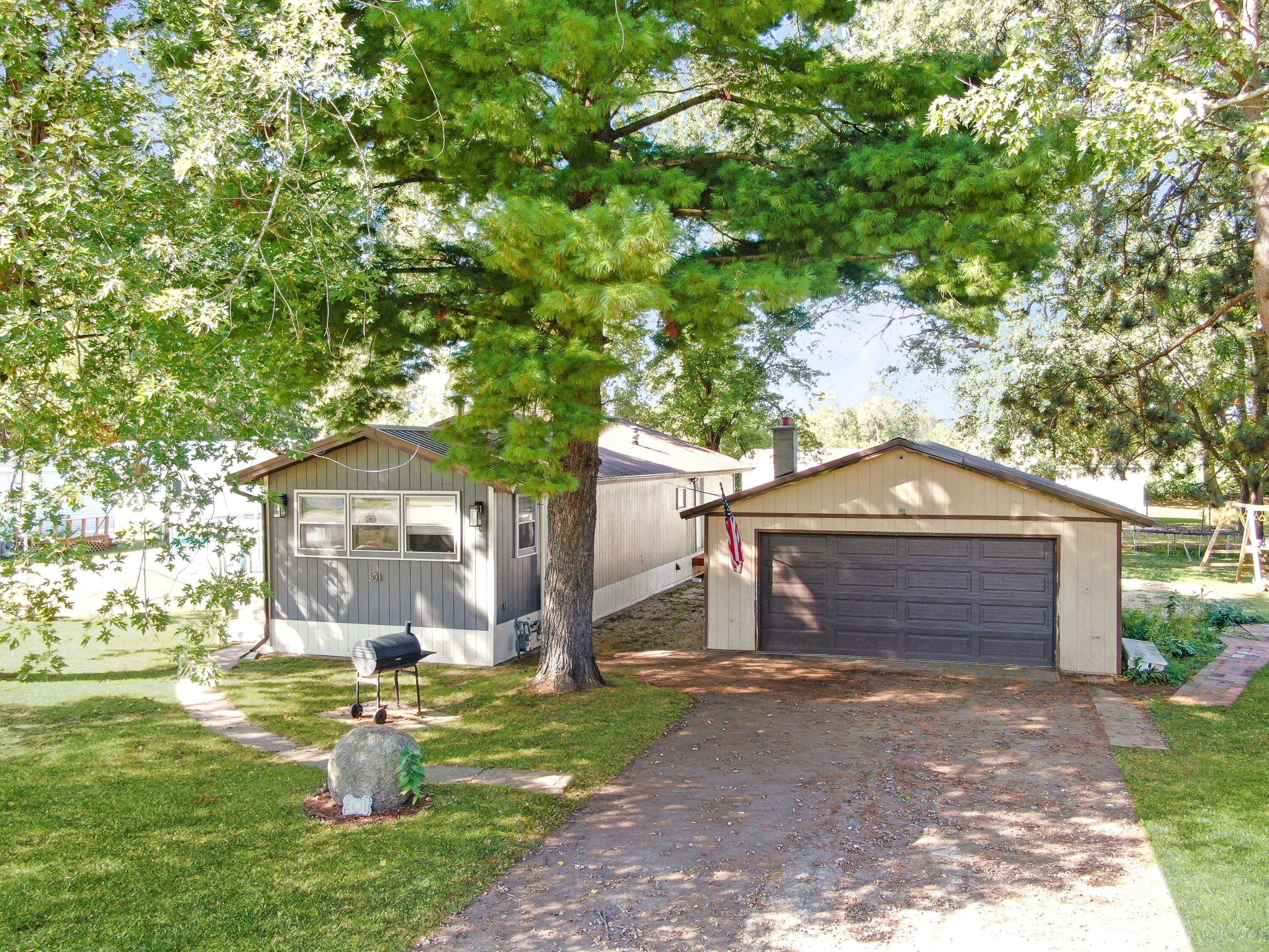 301 Martha Blue River WI 53518 1937196 image2