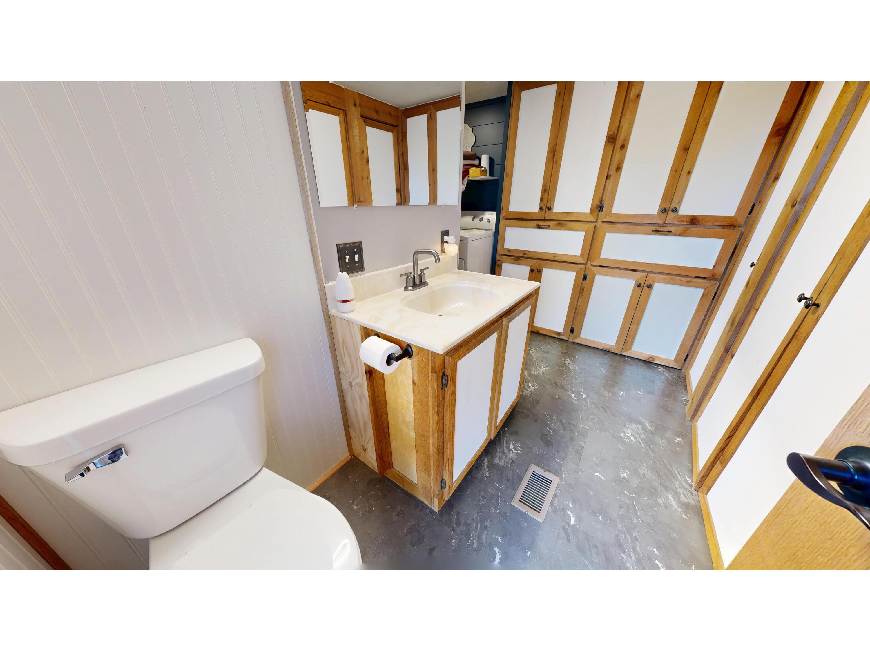 301 Martha Blue River WI 53518 1937196 image26