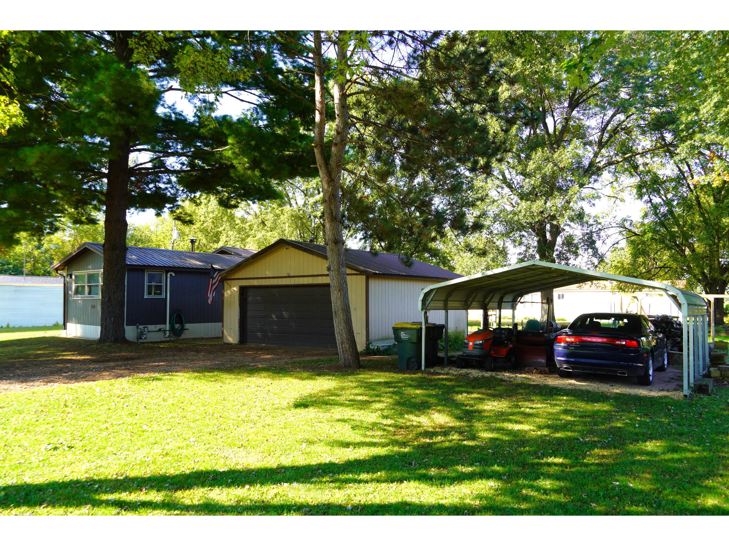 301 Martha Blue River WI 53518 1937196 image35