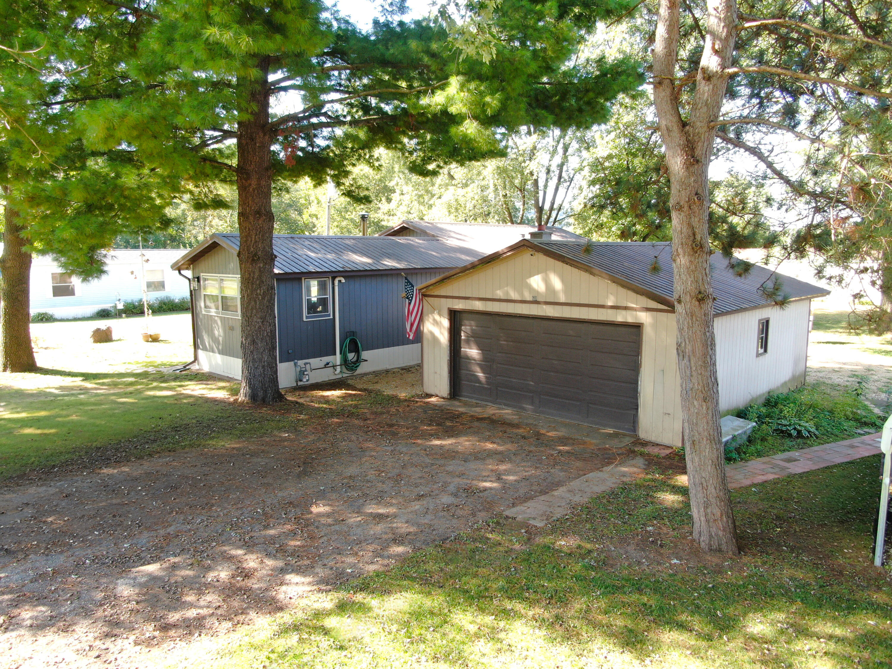 301 Martha Blue River WI 53518 1937196 image36