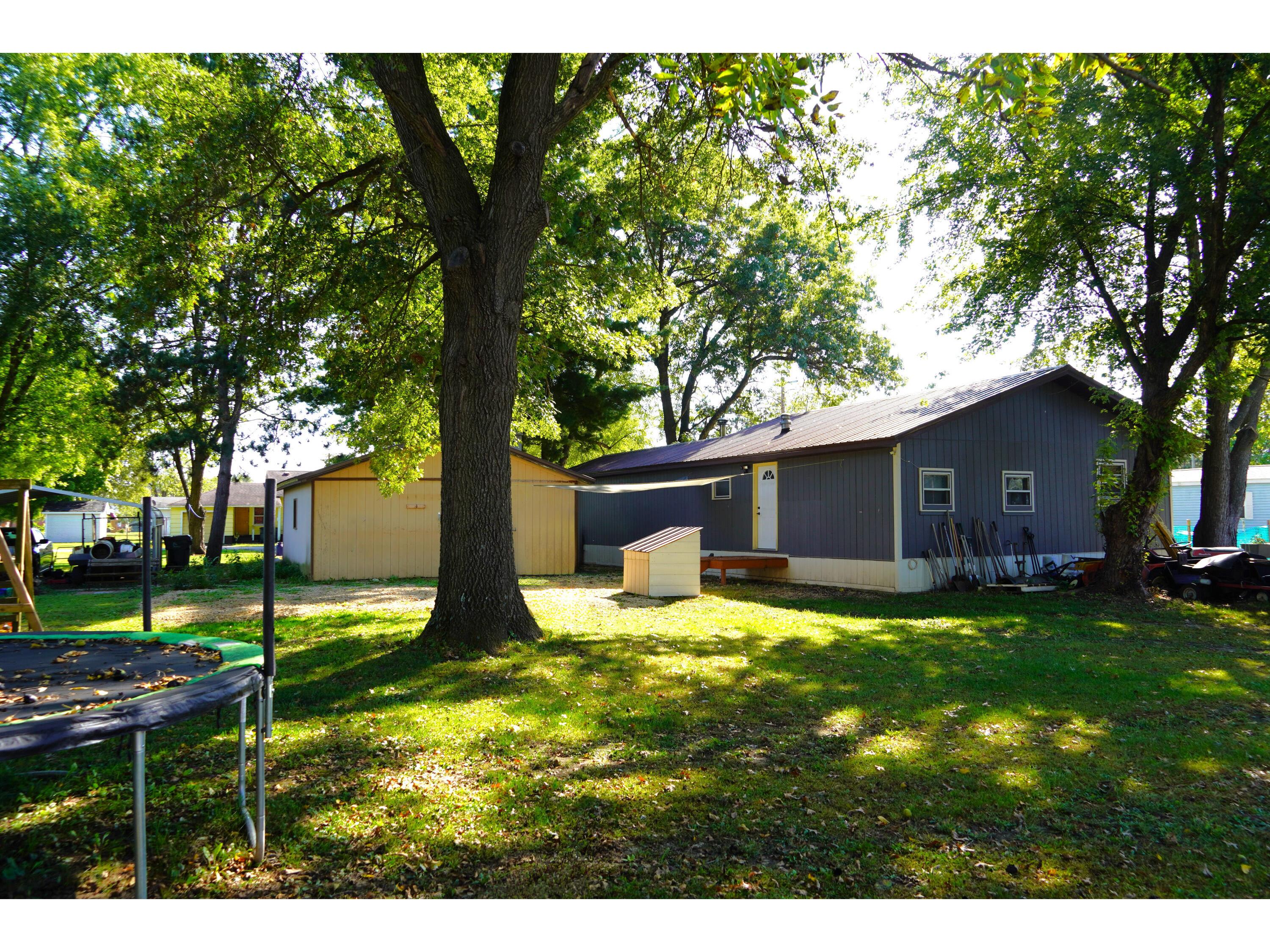 301 Martha Blue River WI 53518 1937196 image44