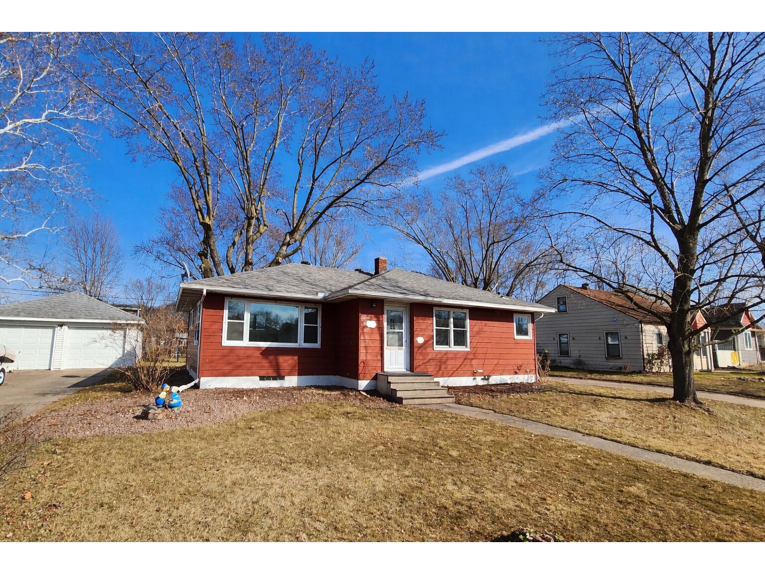 3033 27th La Crosse WI 54601 1955055 image1
