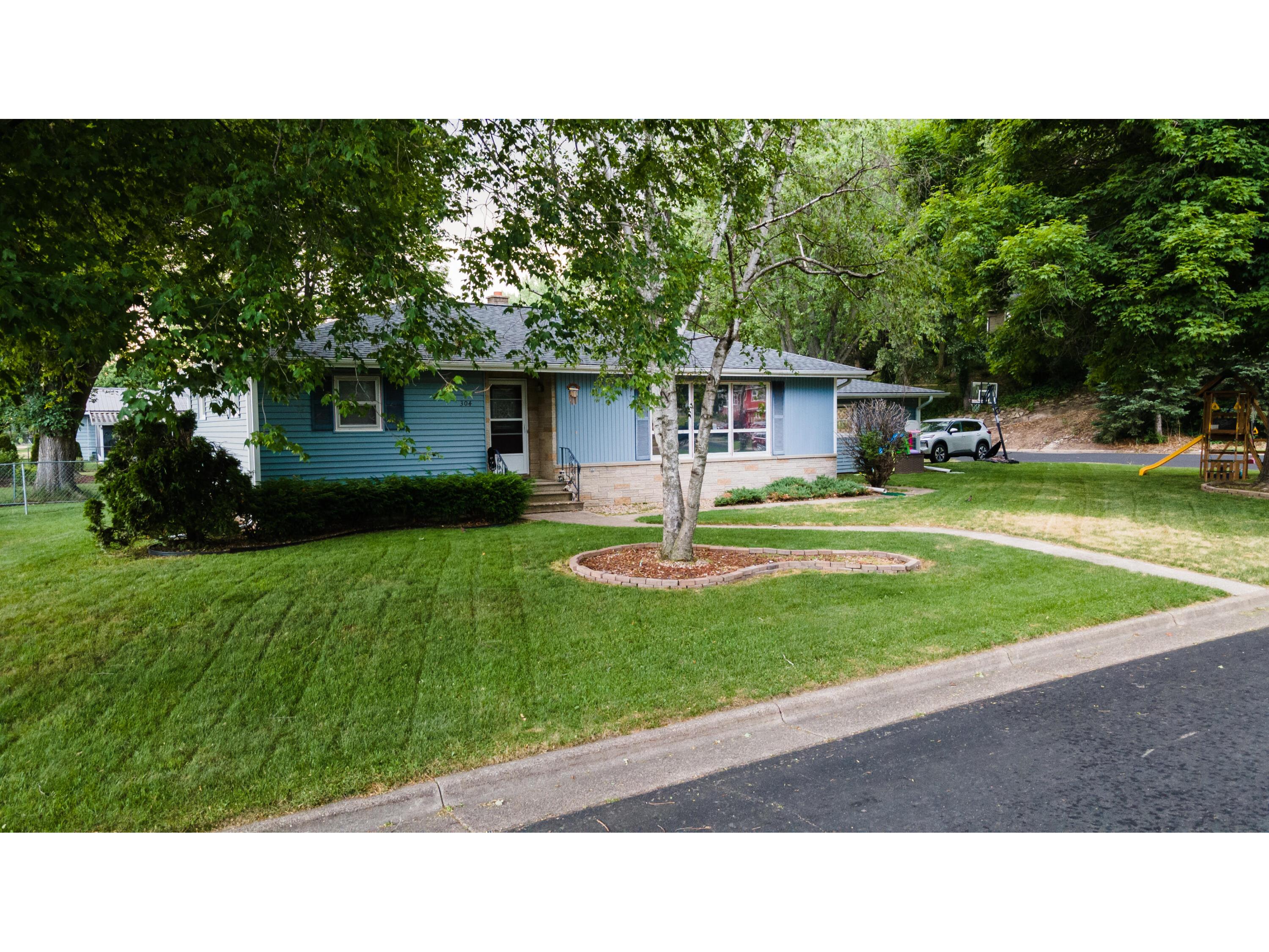 304 Bryan ST, Holmen, WI, 54636 MLS 1748648 Edina Realty