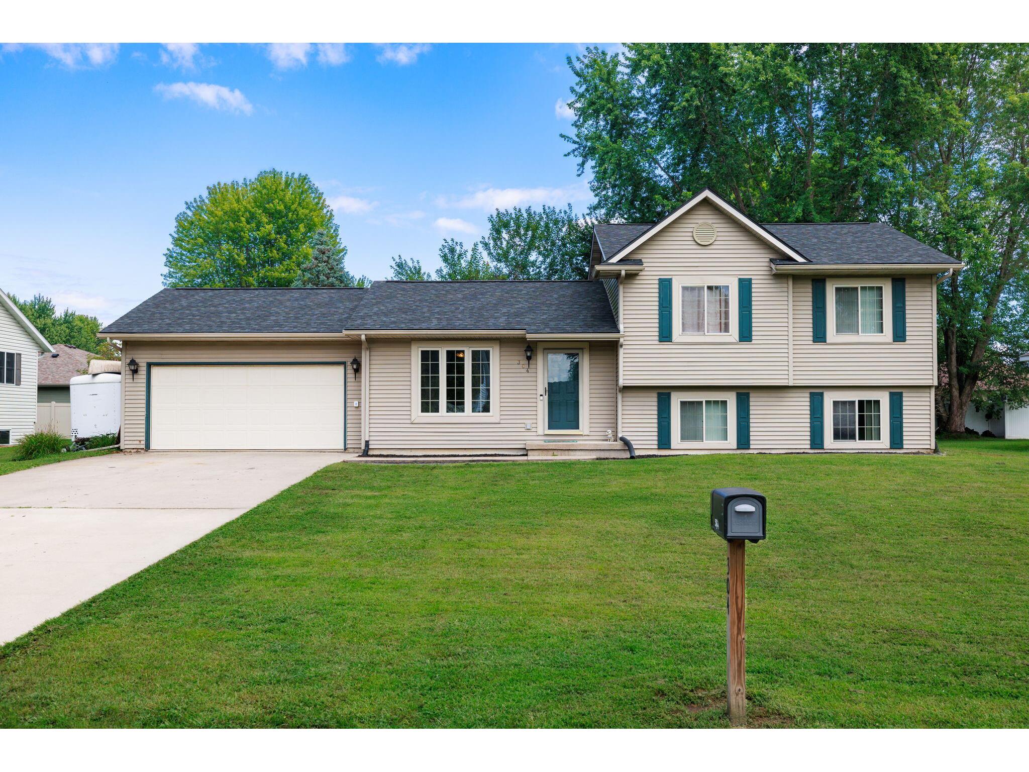 304 Hattan Bangor WI 54614 1932077 image1