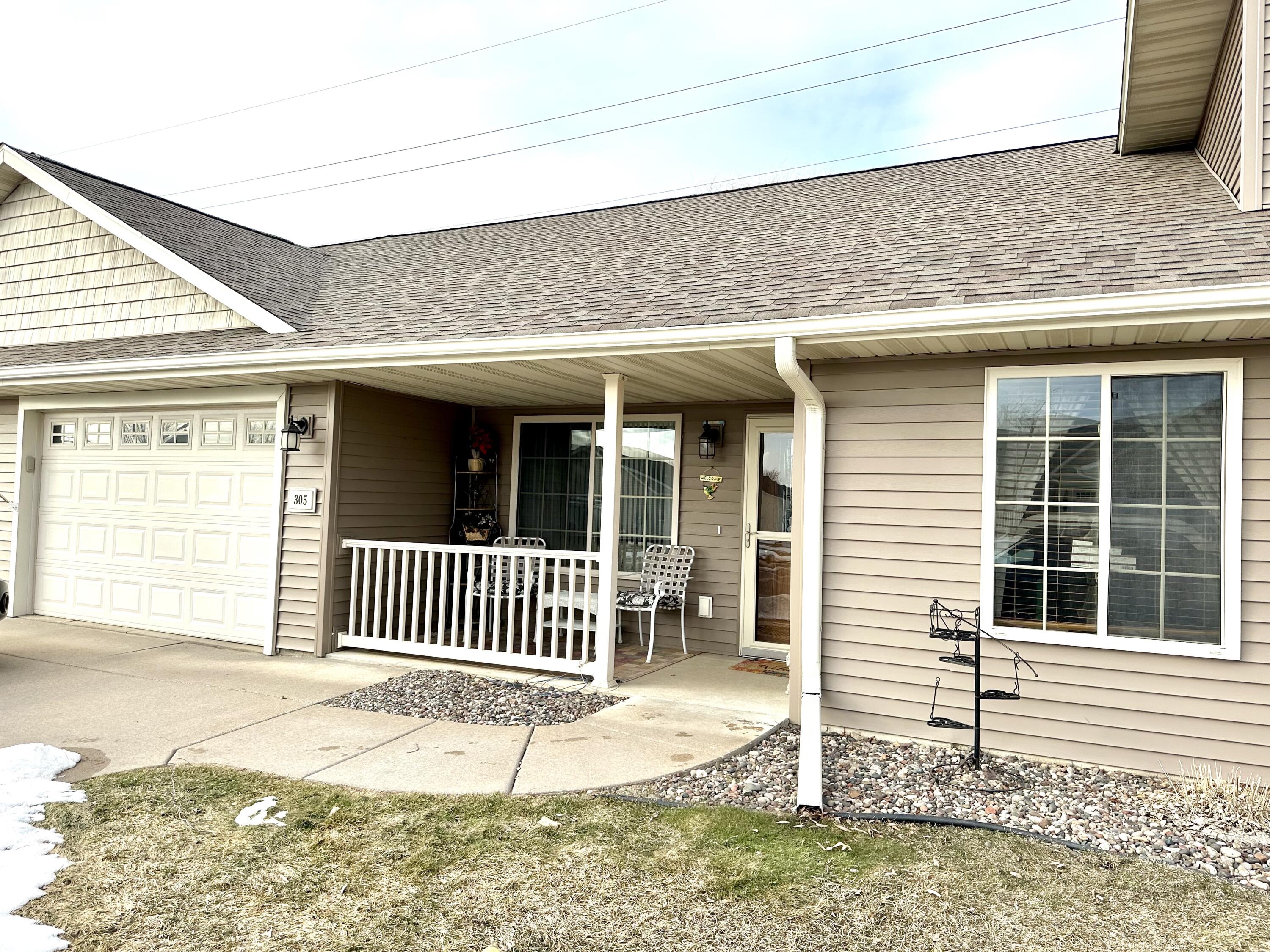 305 Grant, Holmen, WI, 54636 MLS 1826359 Edina Realty