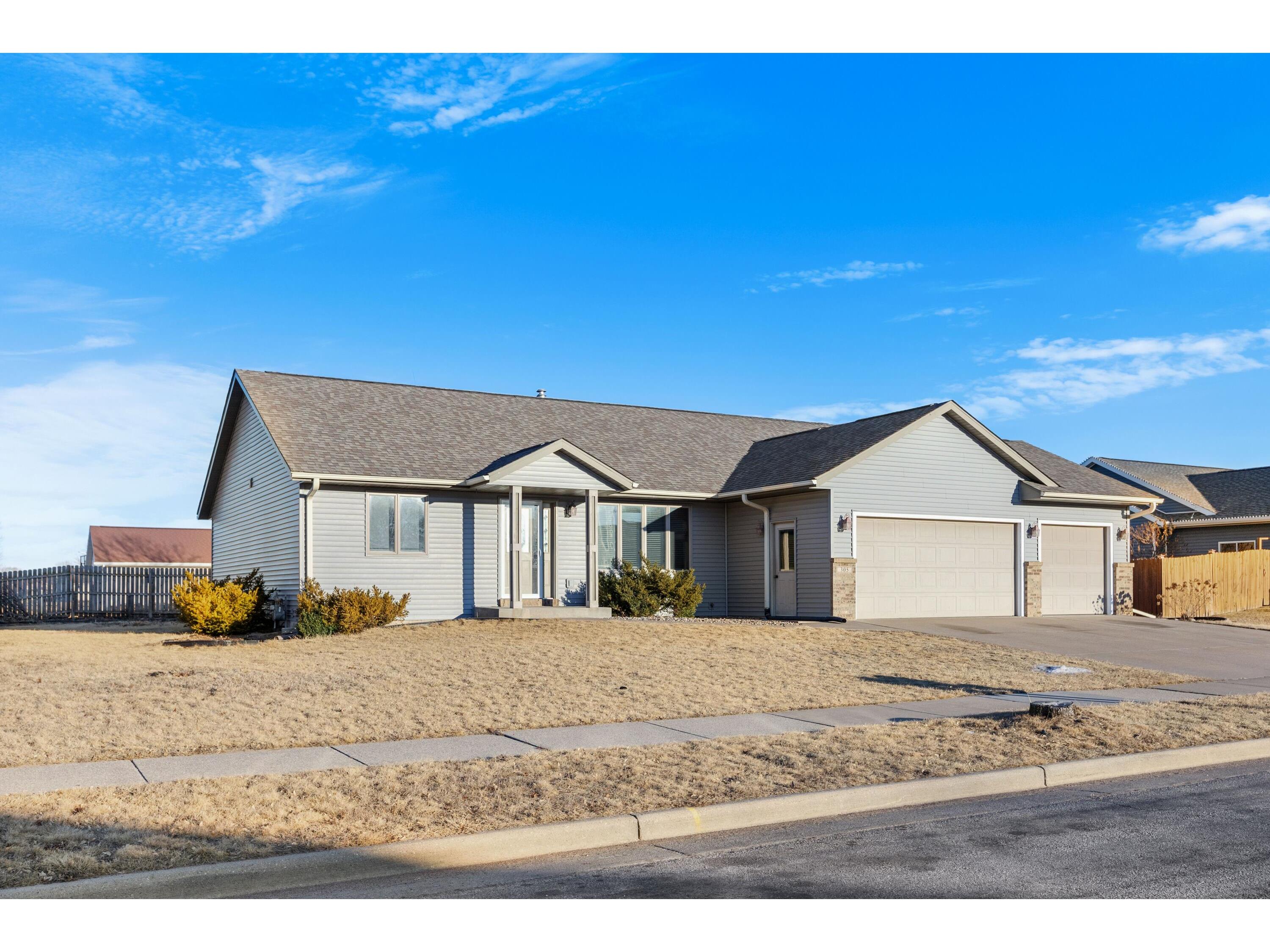 305 Monarch Holmen WI 54636 1908679 image1