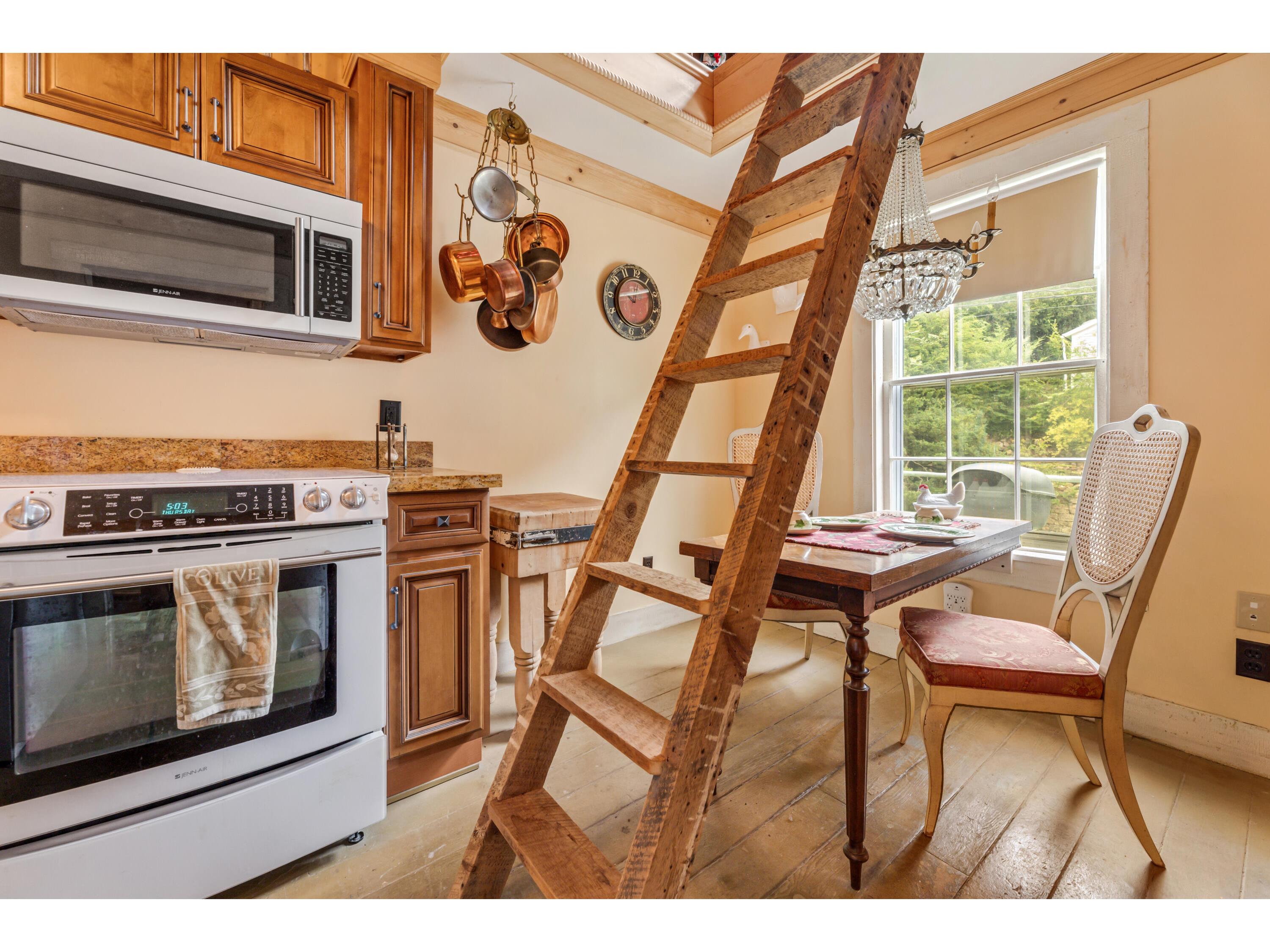 305 N Main Alma WI 54610 1946897 image23