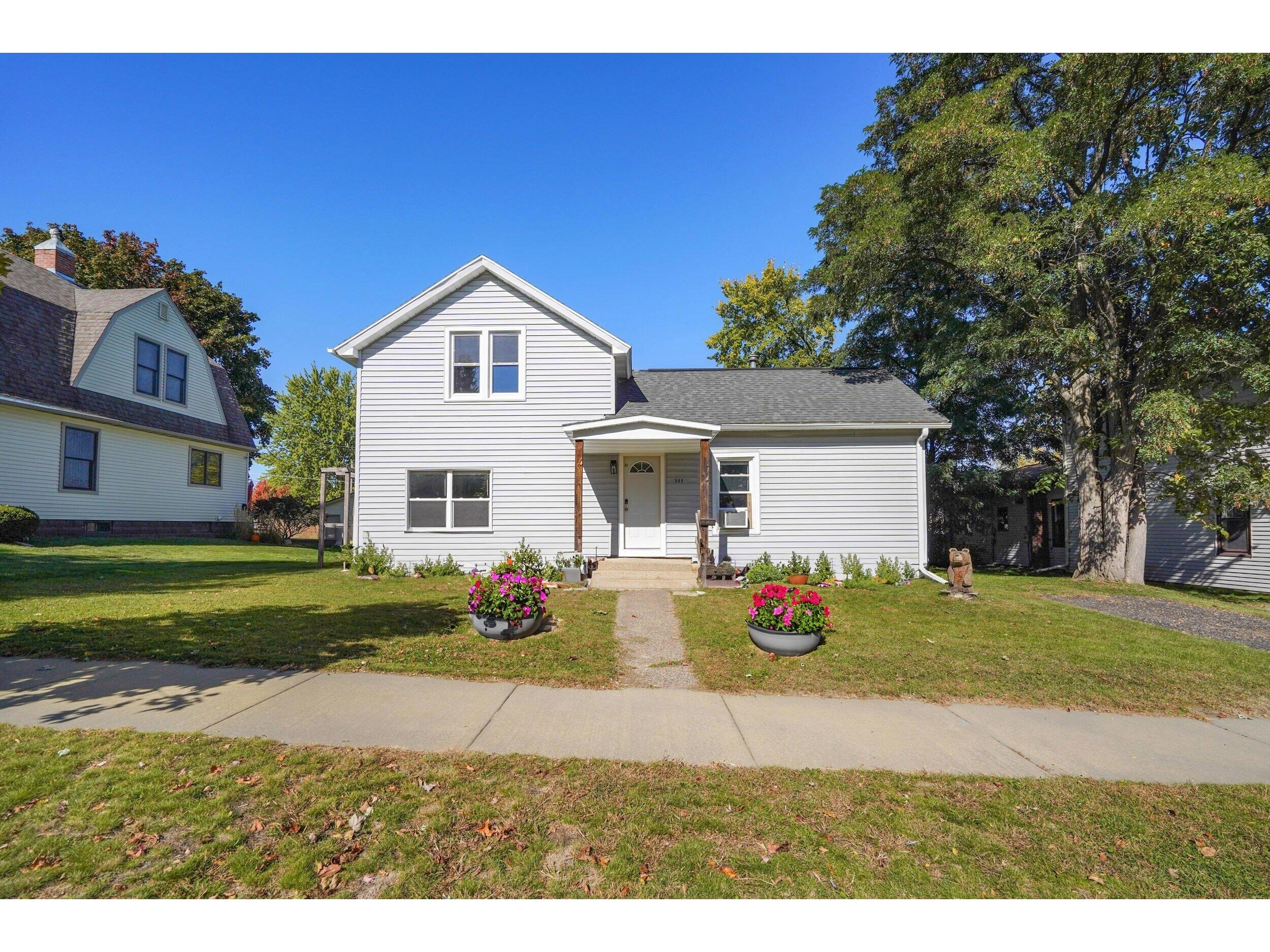 305 W Foster Tomah WI 54660 1895521 image1