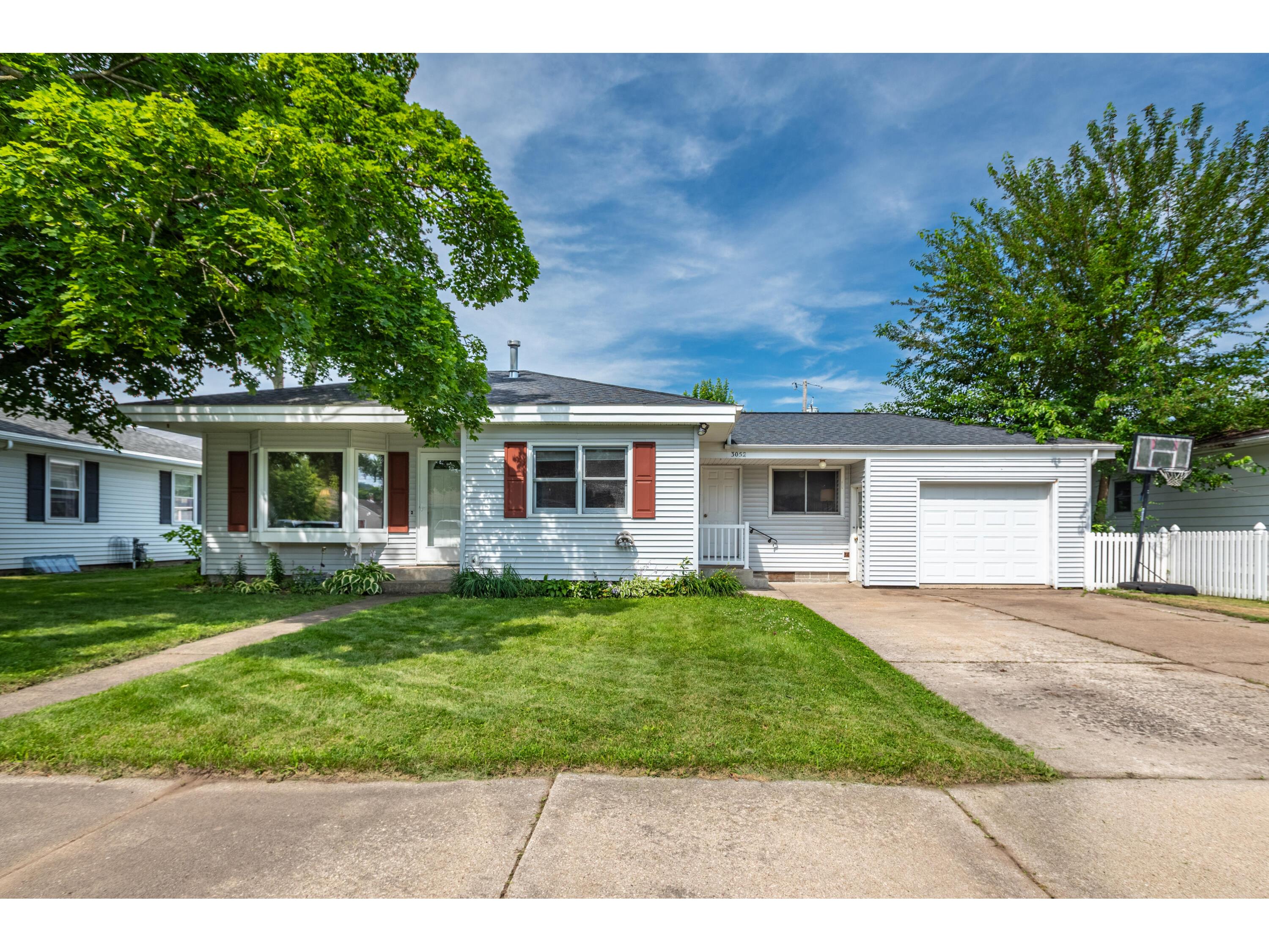 3052 23rd La Crosse WI 54601 1883035 image1