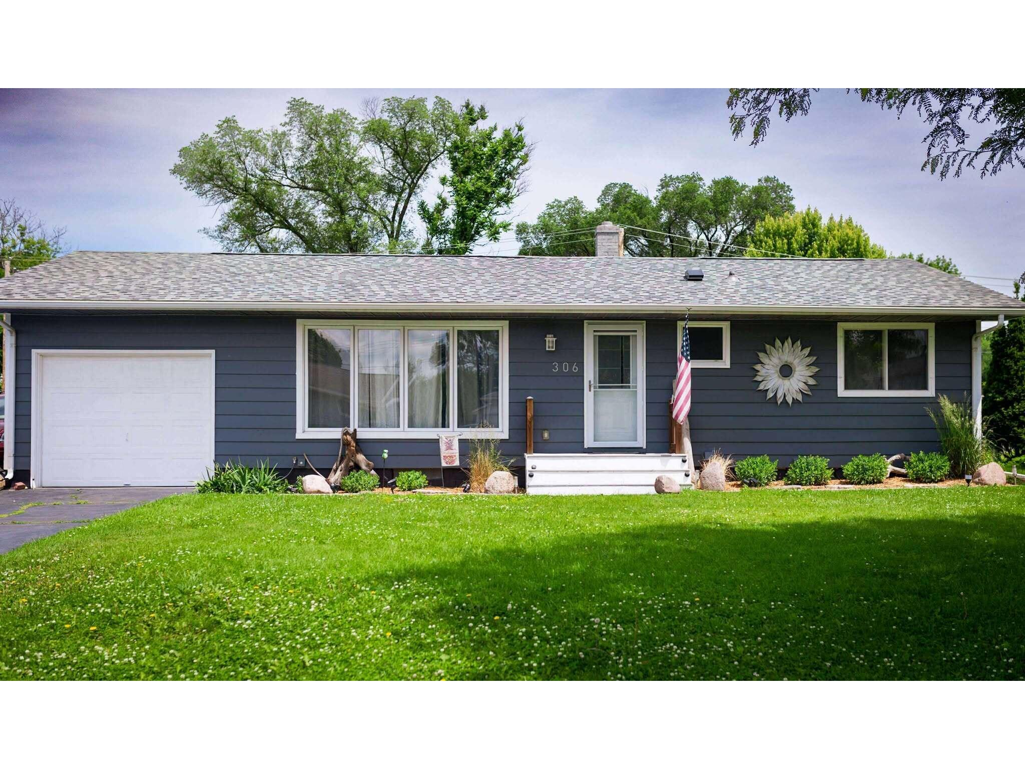306 4th La Crescent MN 55947 1922920 image1