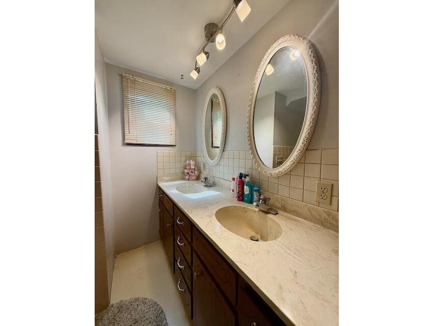 307 Main Caledonia MN 55921 1928162 image36