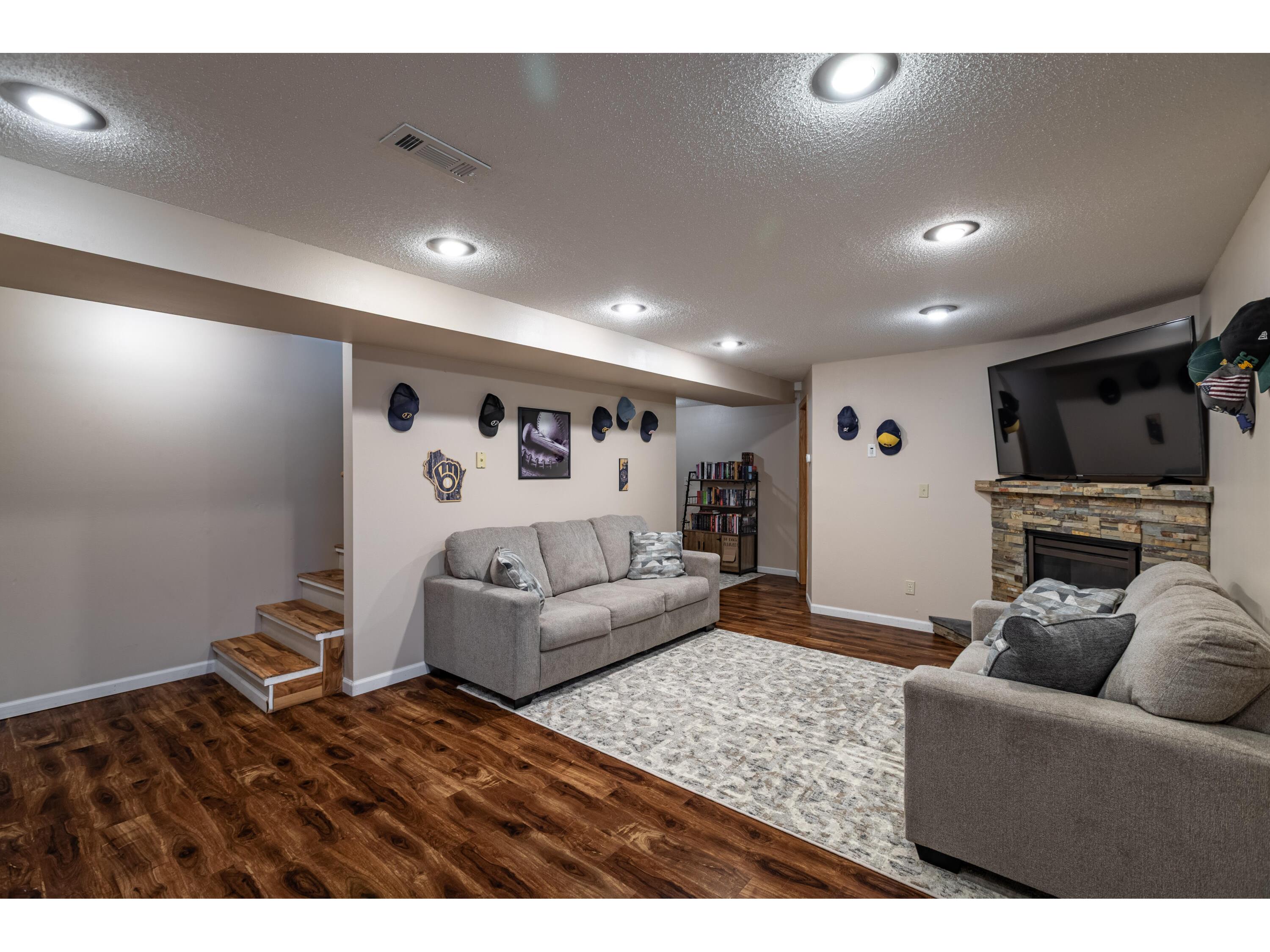 307 Roberts Holmen WI 54636 1965685 image15