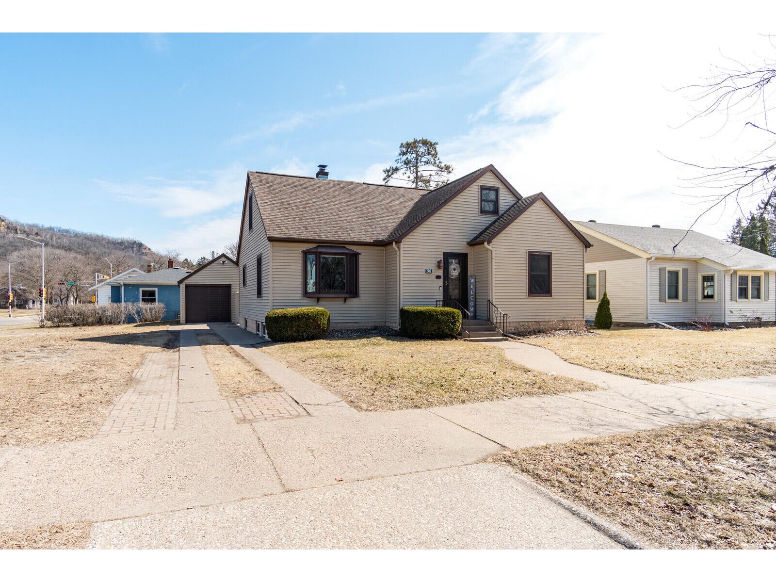 307 24th La Crosse WI 54601 1829105 image1