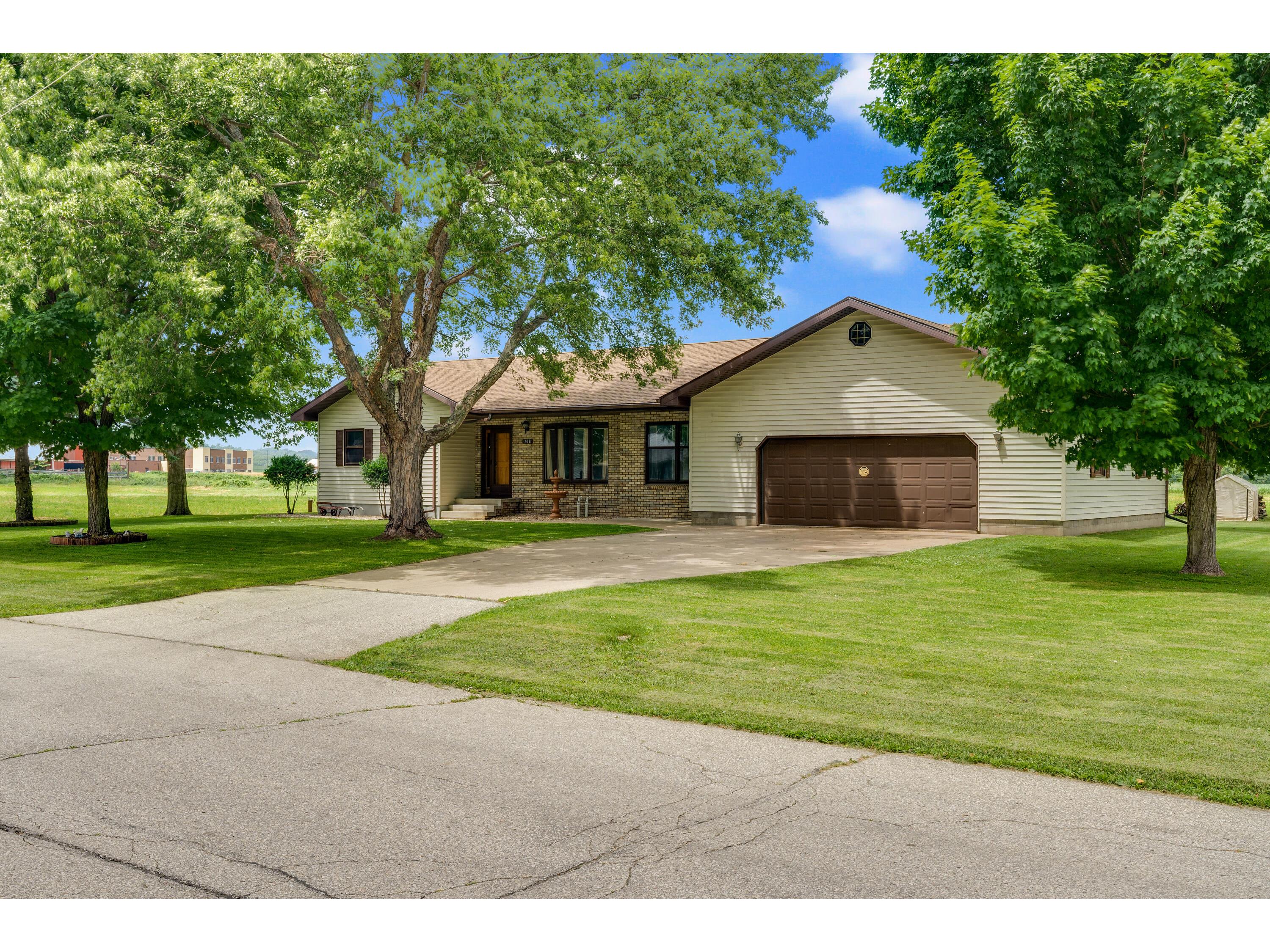 308 W Division Sparta WI 54656 1896854 image1