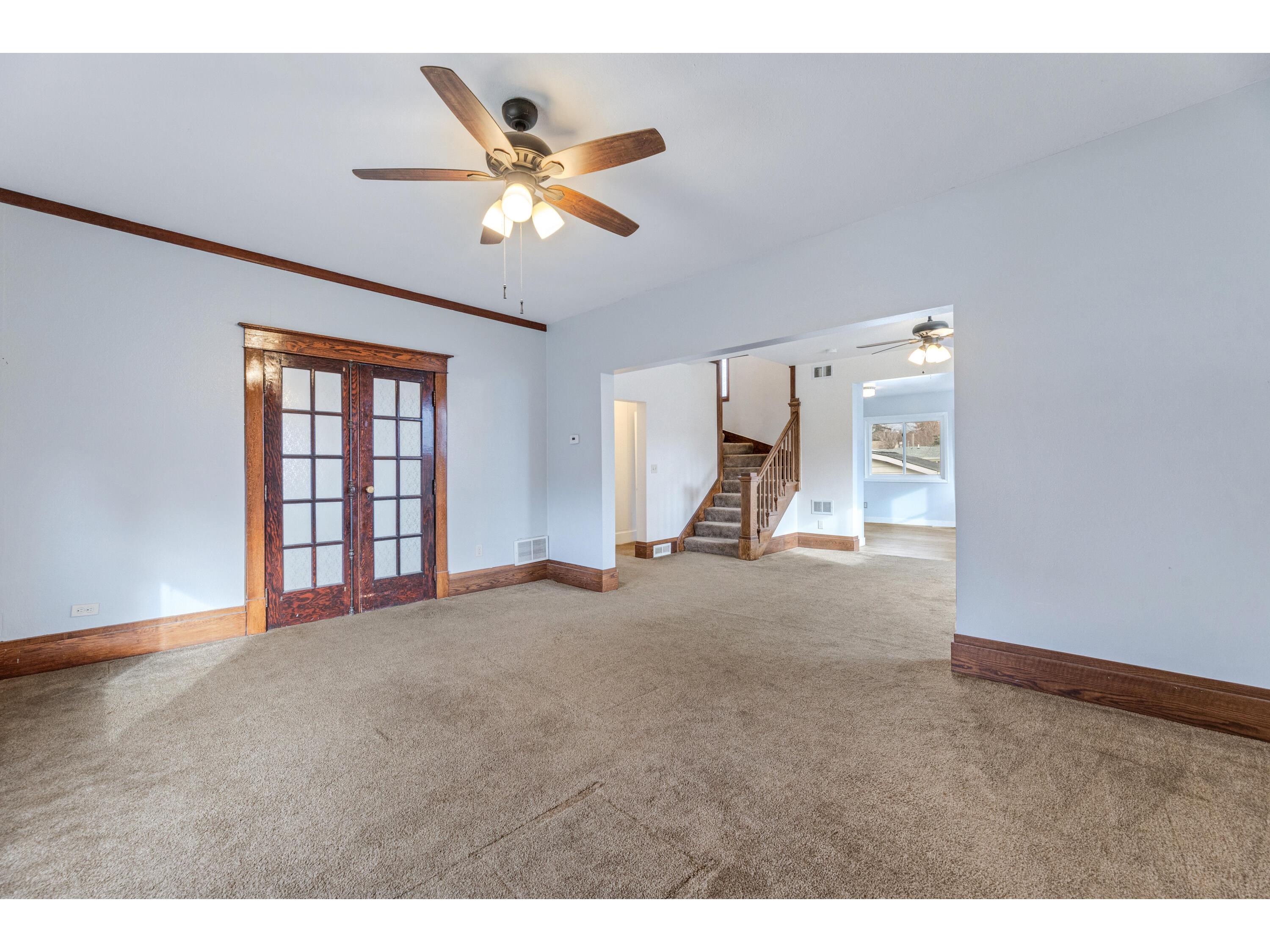 309 Lincoln Caledonia MN 55921 1952099 image2