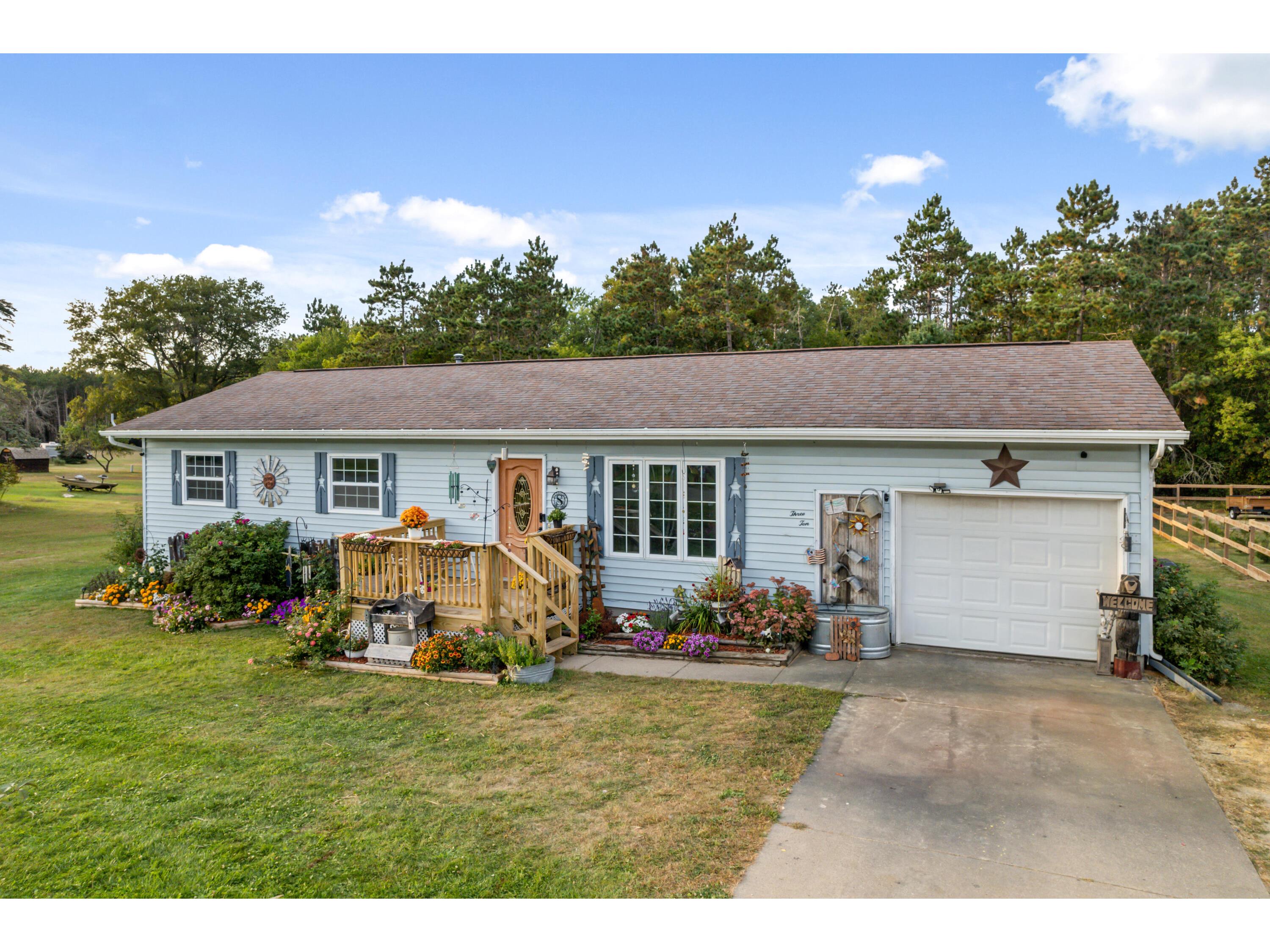 310 Hayes Warrens WI 54666 1892266 image1