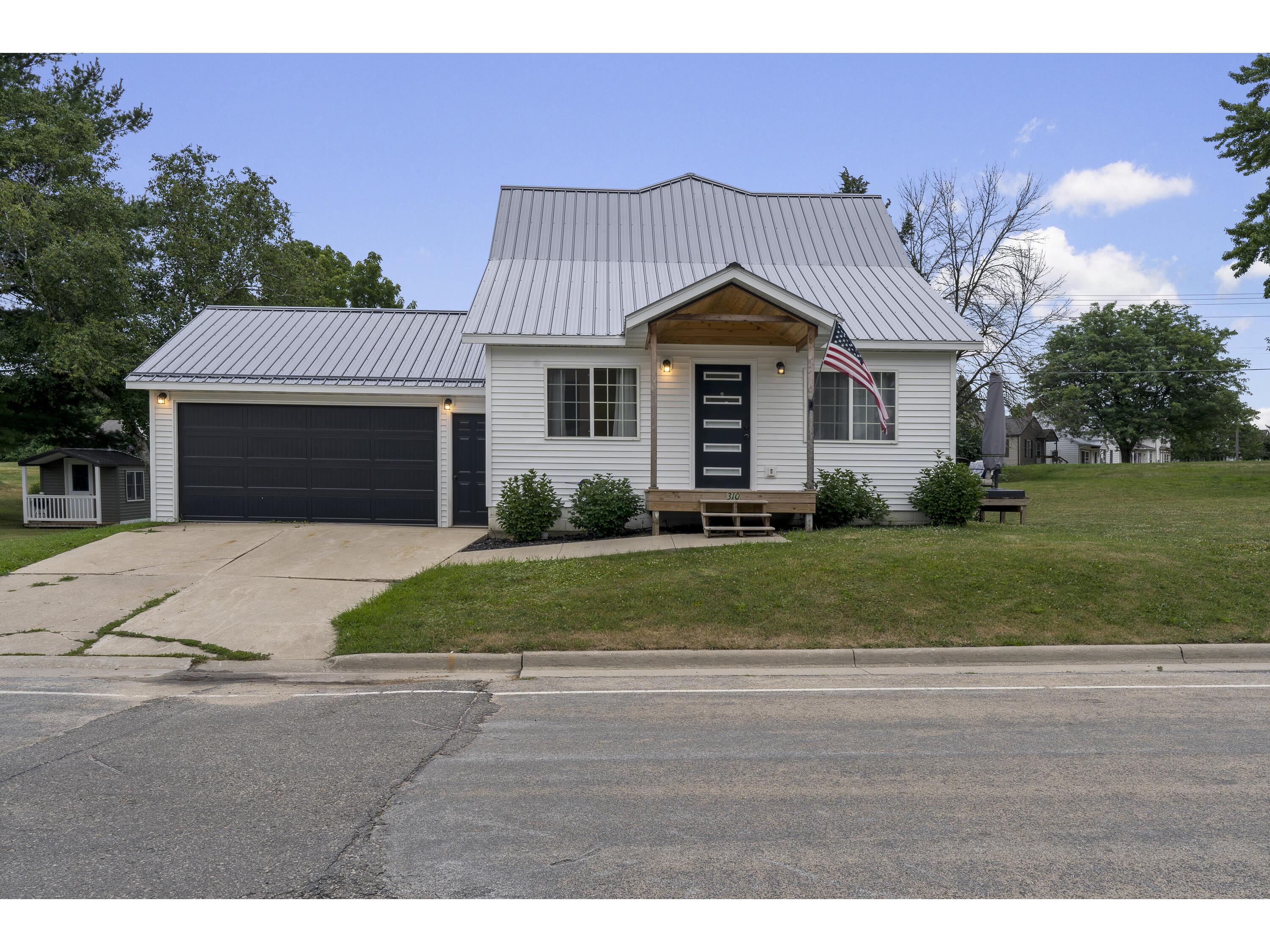310 Maple Spring Grove MN 55974 1842407 image1