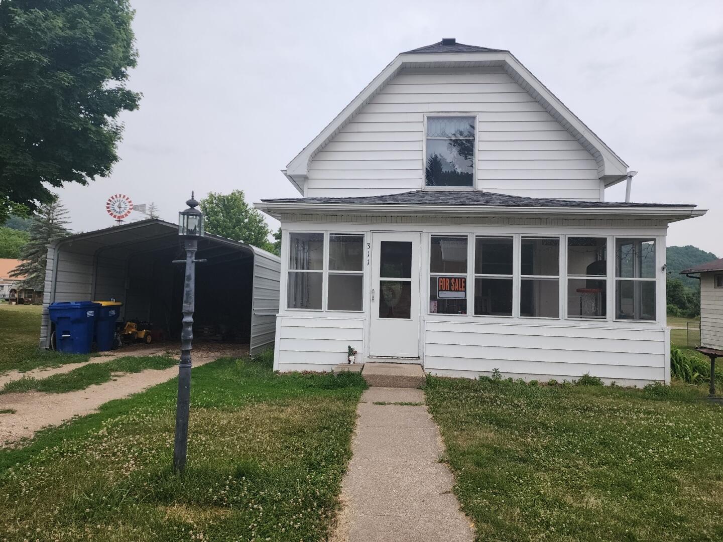 311 S Commercial Viola WI 54664 1844300 image1