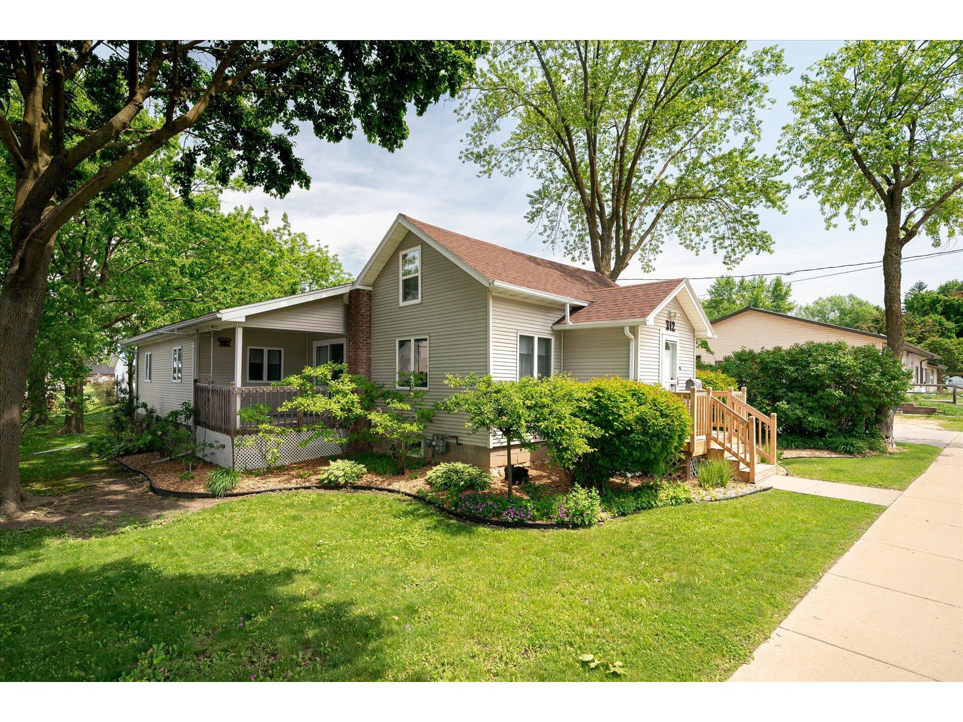 312 E Decker Viroqua WI 54665 1921373 image1