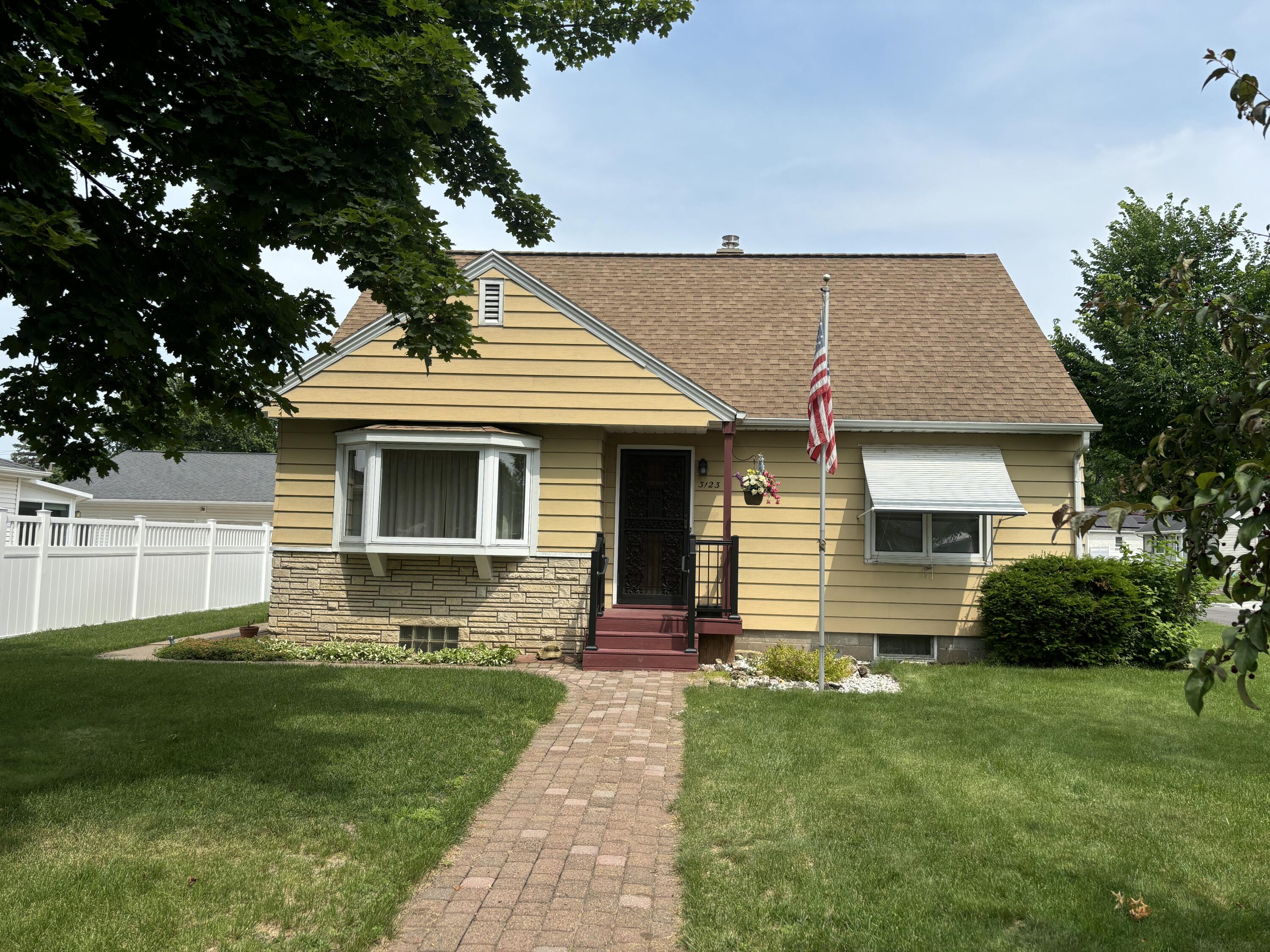 3123 28th La Crosse WI 54601 1879923 image1