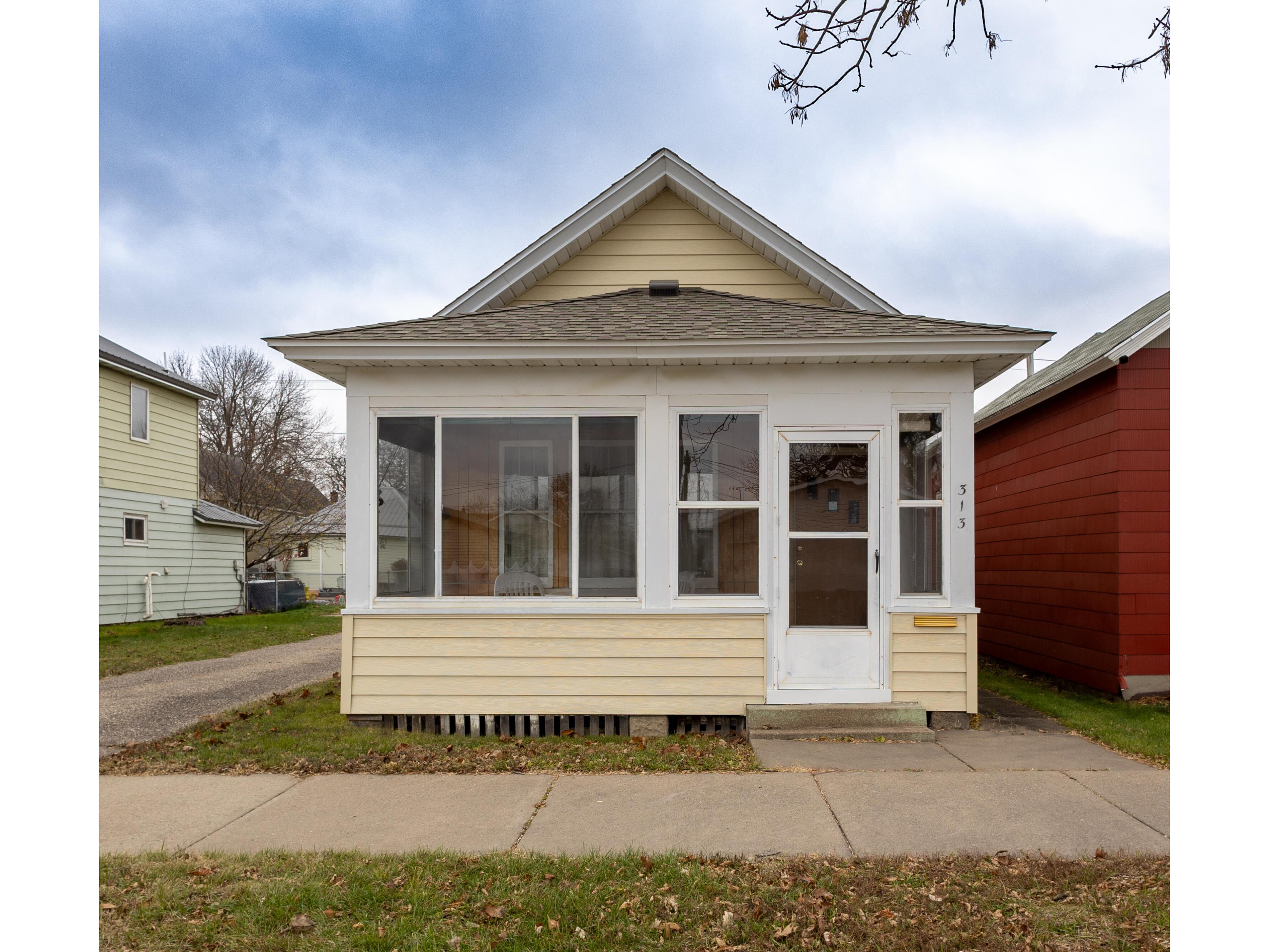 313 Chatfield Winona MN 55987 1900444 image1