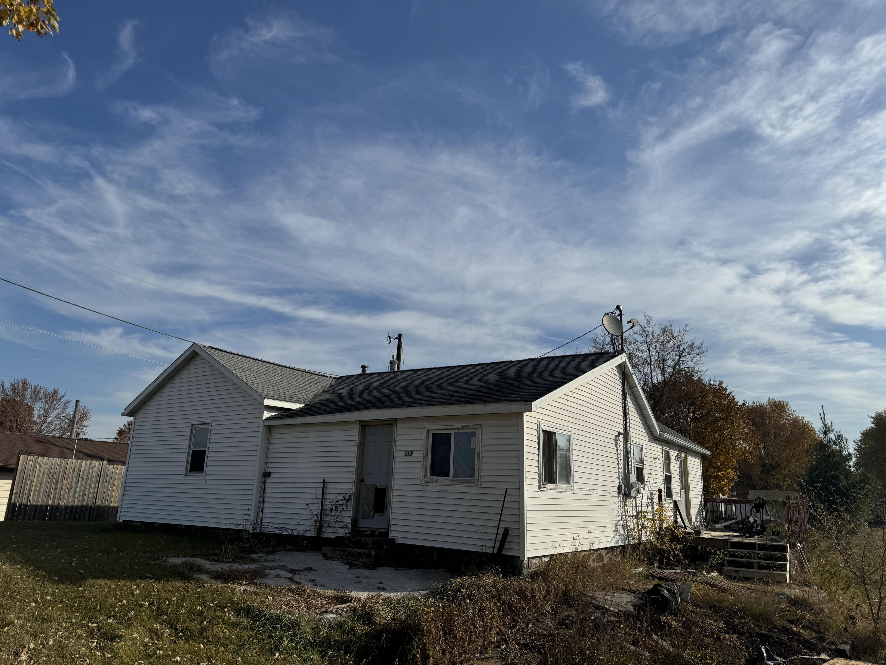 313 S Park Blair WI 54616 1936998 image1