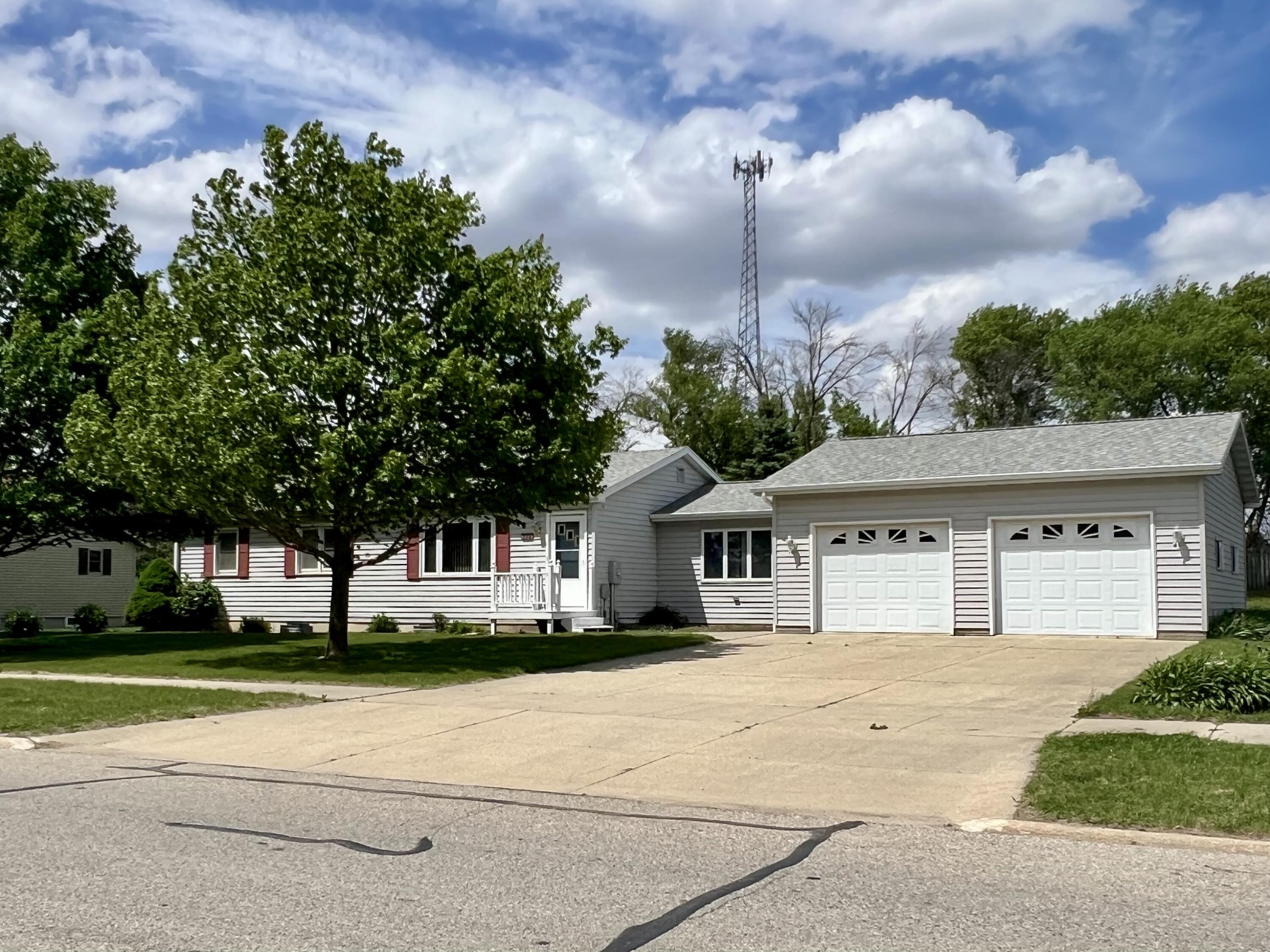 314 Milwaukee New Hampton IA 50659 1918375 image1