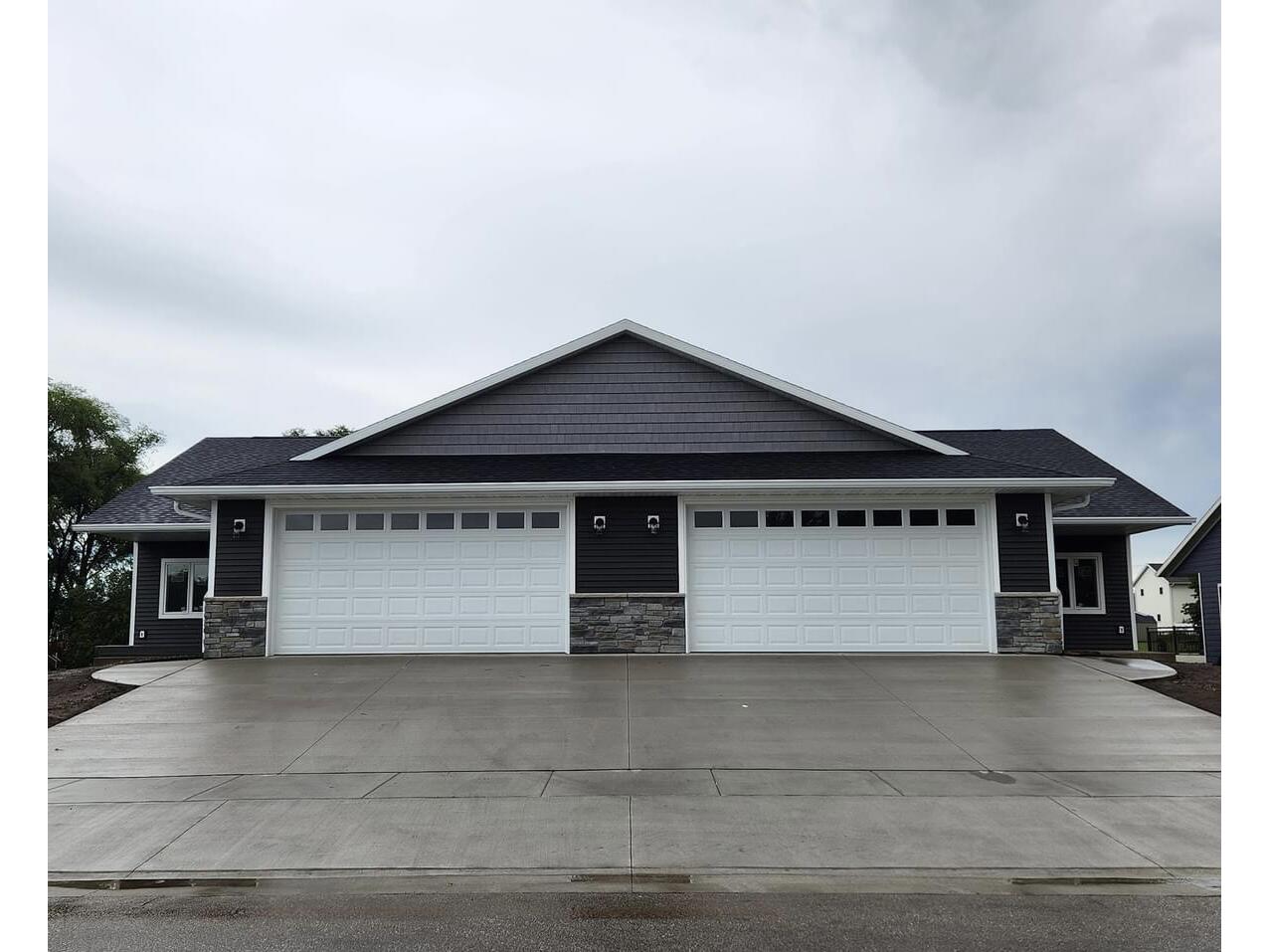 315 Rivers Holmen WI 54636 1836489 image1