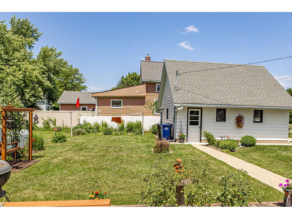 318 E Franklin Sparta WI 54656 1969829 image7