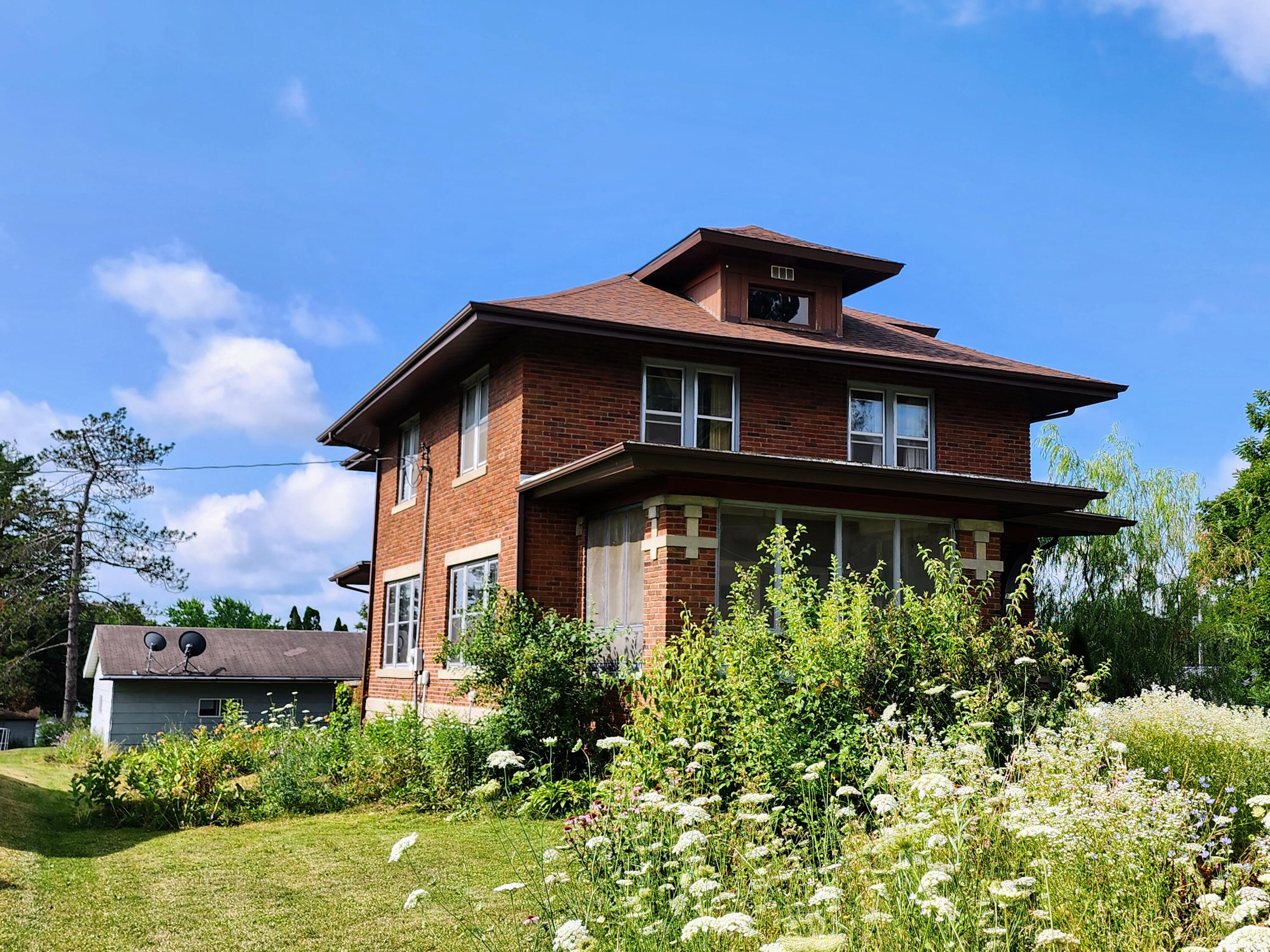 319 Broadway Cashton WI 54619 1843119 image1