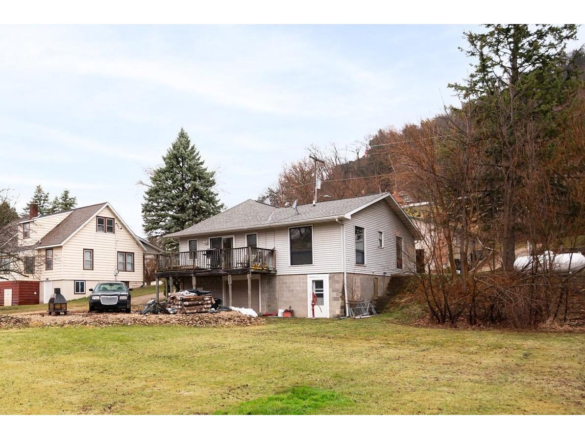 319 Spring Lynxville WI 54626 1867955 image1