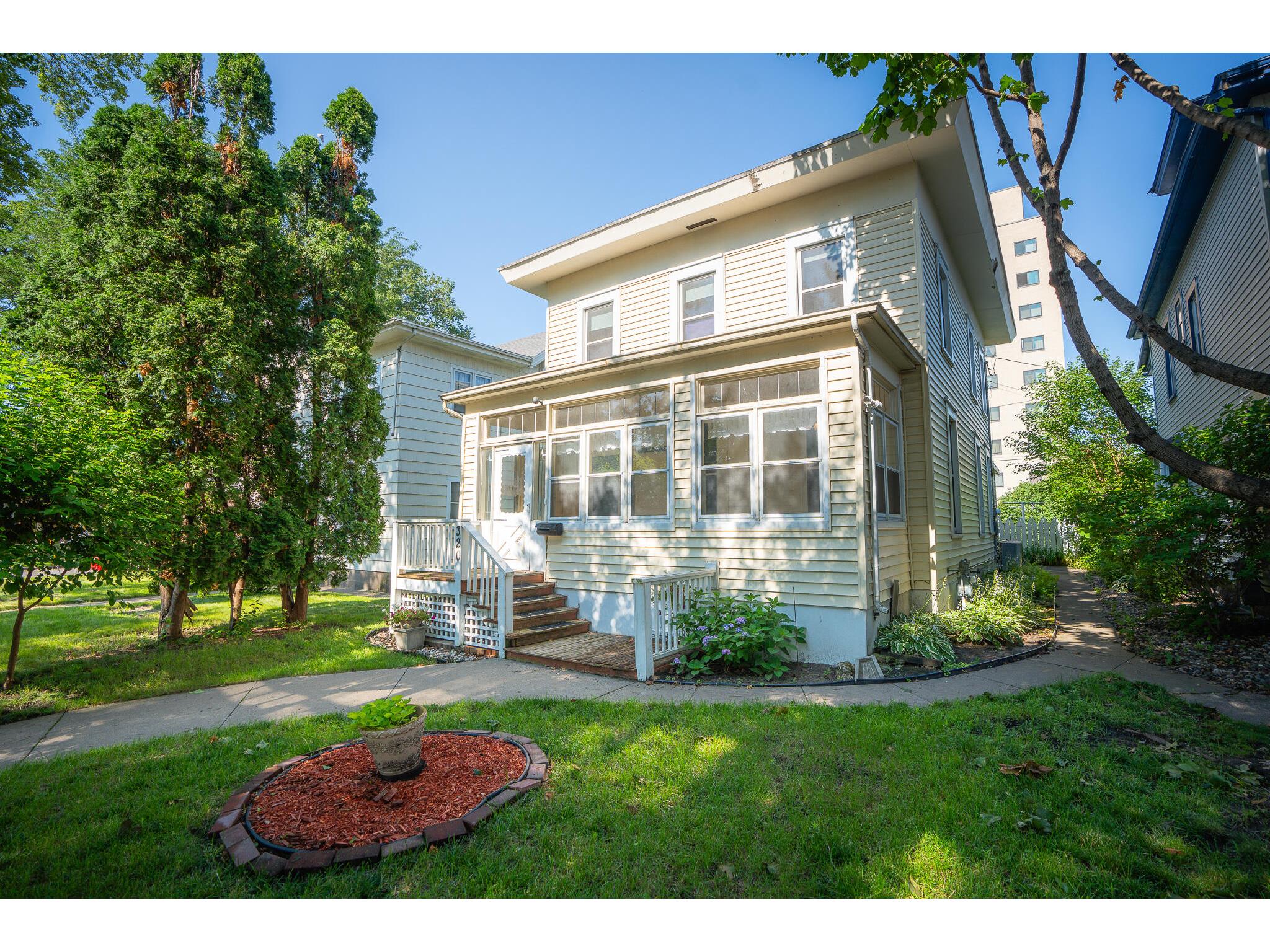 320 8th La Crosse WI 54601 1891379 image1