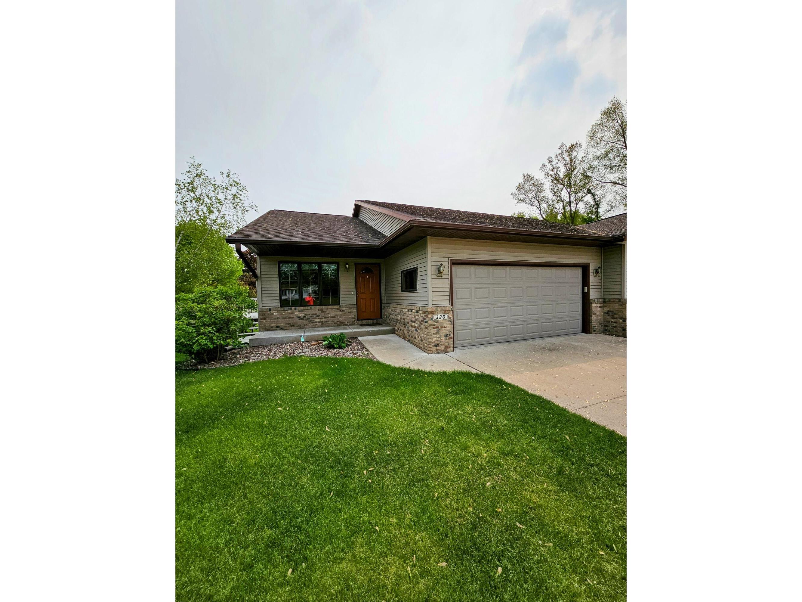 320 Royal Onalaska WI 54650 1834610 image1