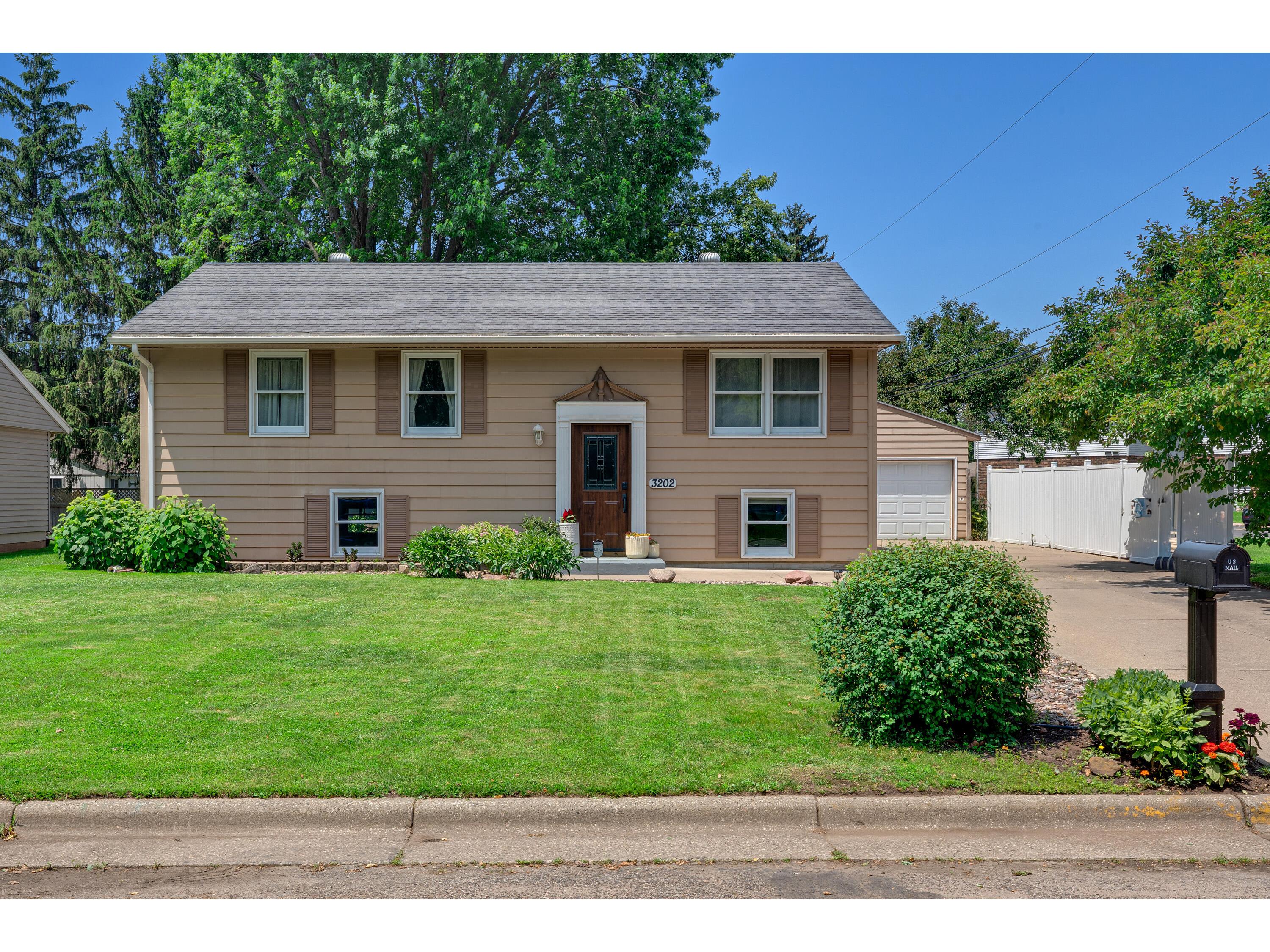 3202 34th La Crosse WI 54601 1922593 image1